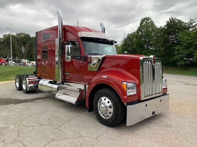 2027 KENWORTH W990 in Knoxville, TN