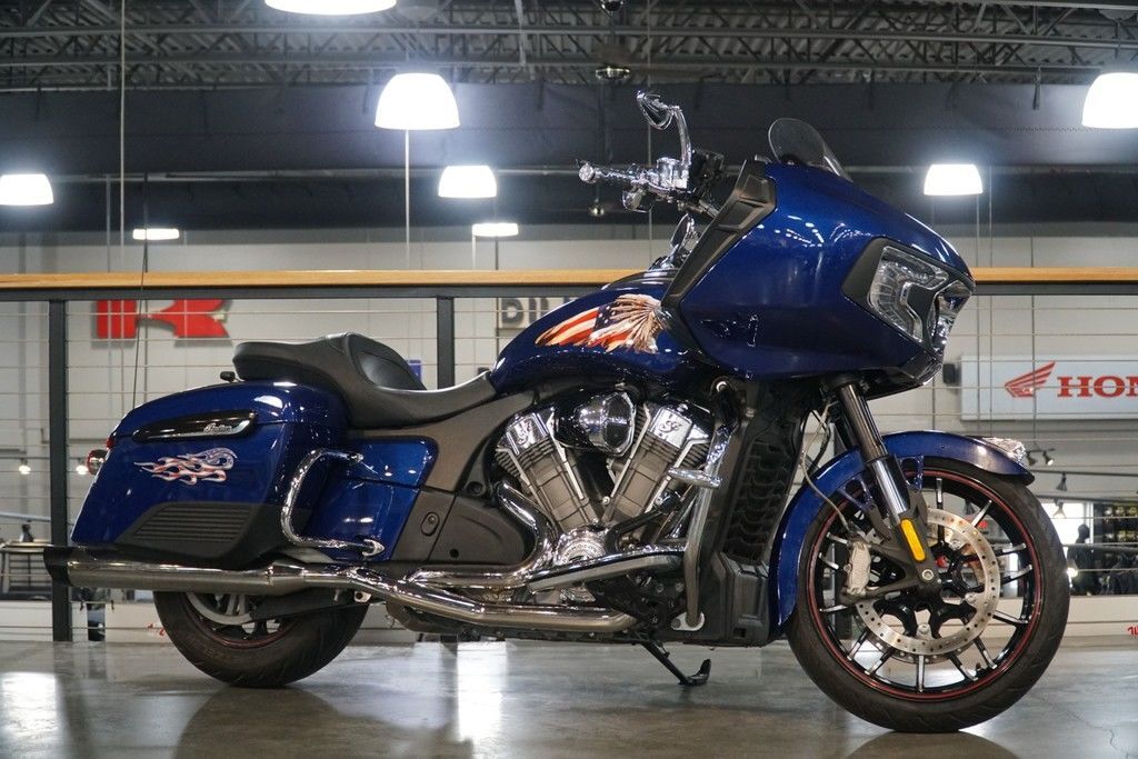 2020 Indian Motorcycle® Challenger Limited Deepwater Metallic LIMITED in Omaha, NE