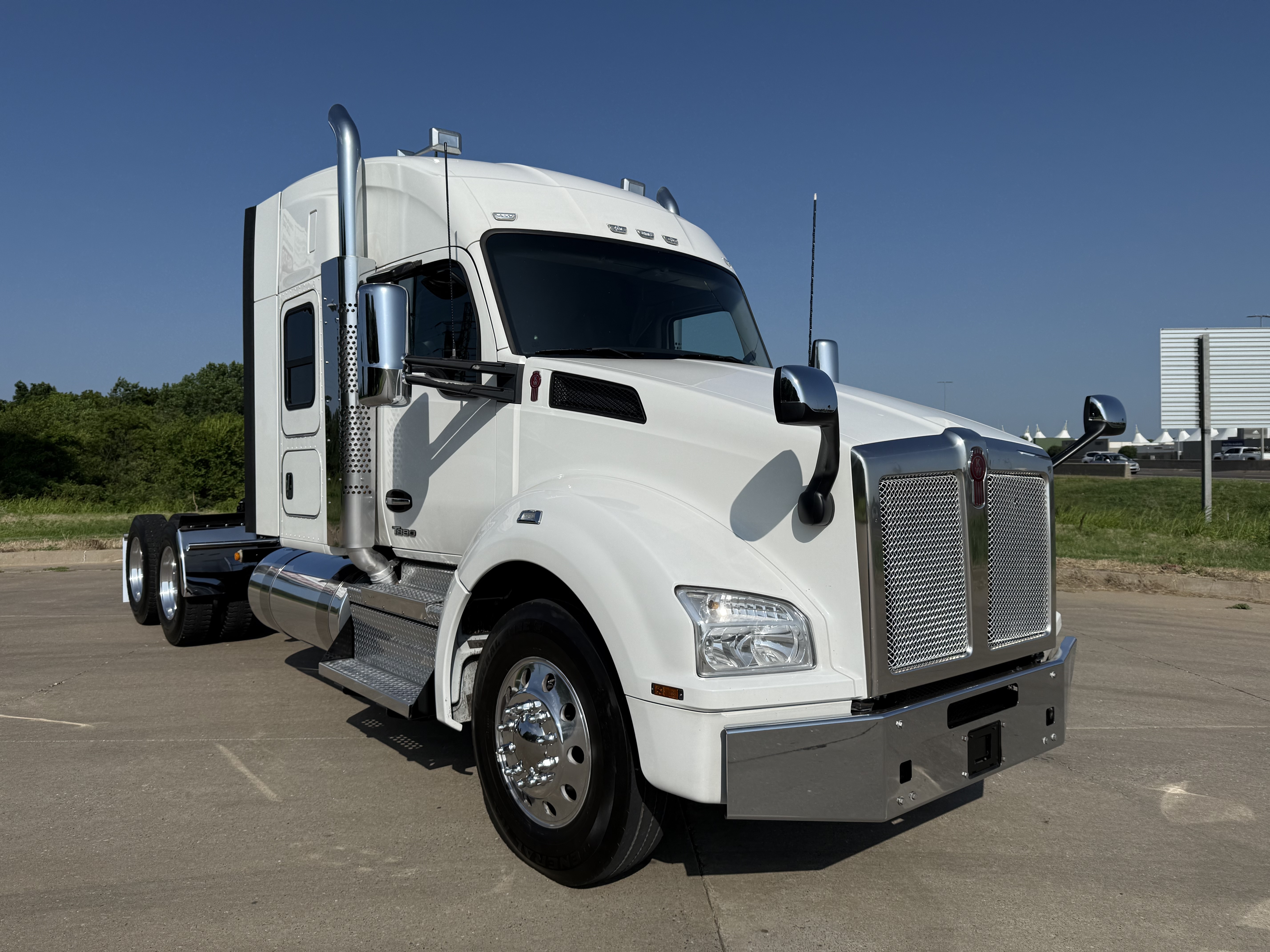 2022 KENWORTH T880 in Oklahoma City, OK