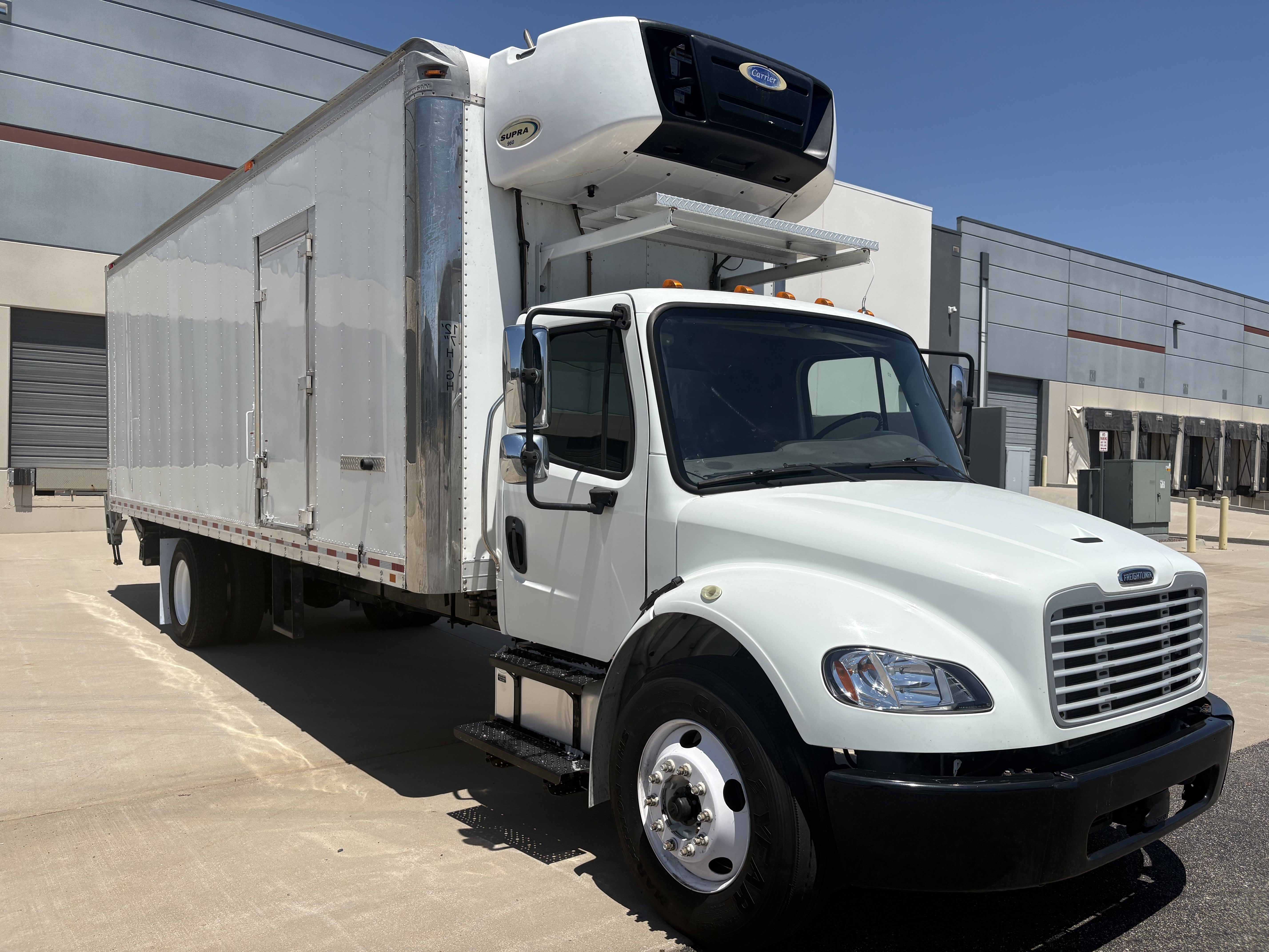 2019 FREIGHTLINER BUSINESS CLASS M2 106 in Englewood, CO