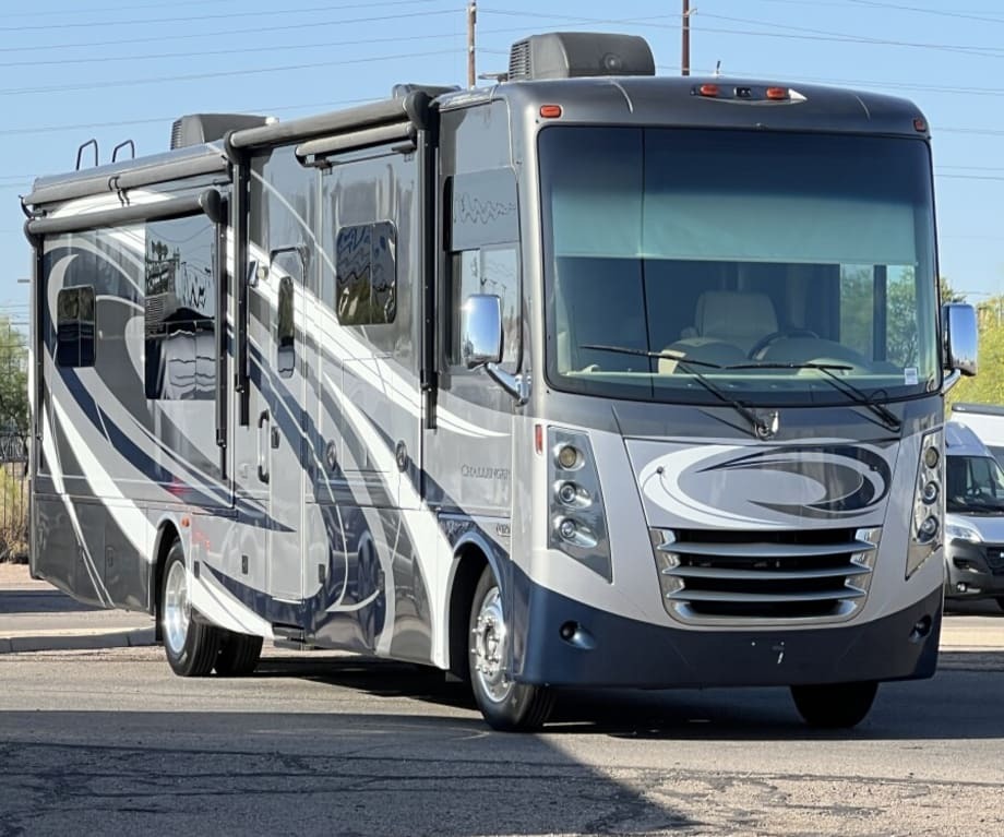 2017 Thor Motor Coach CHALLENGER 37KT in tucson AZ