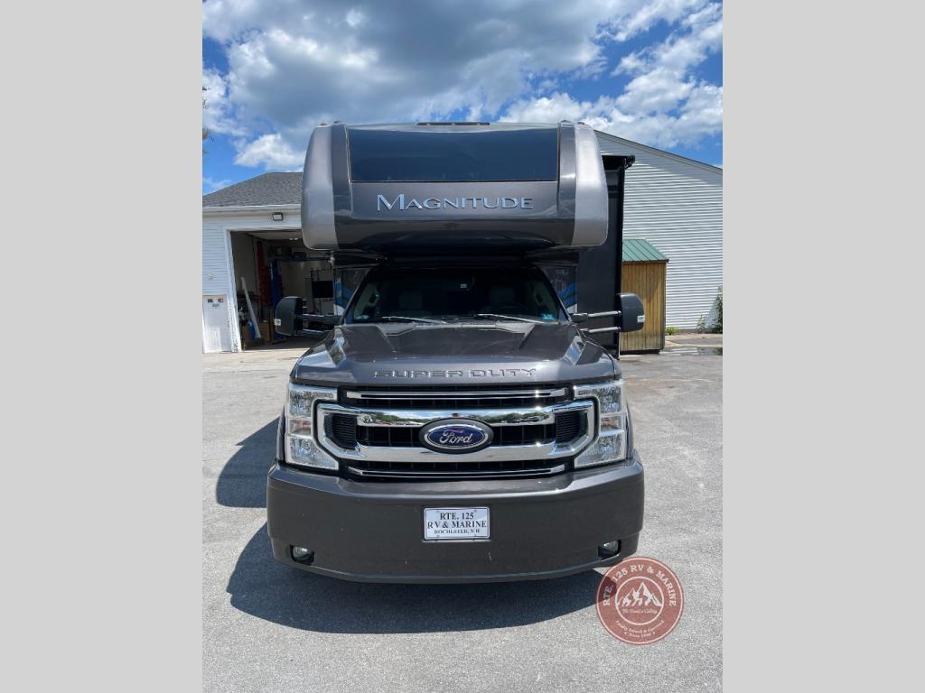 2021 Thor Motor Coach Magnitude SV34 in rochester NH