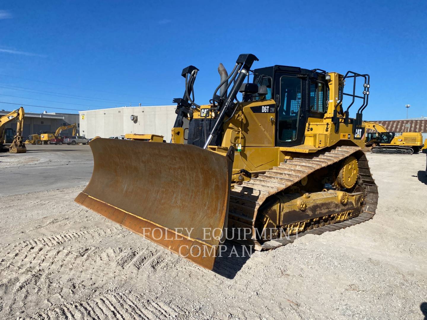 2015 CAT D6TXWVPA in Wichita, KS