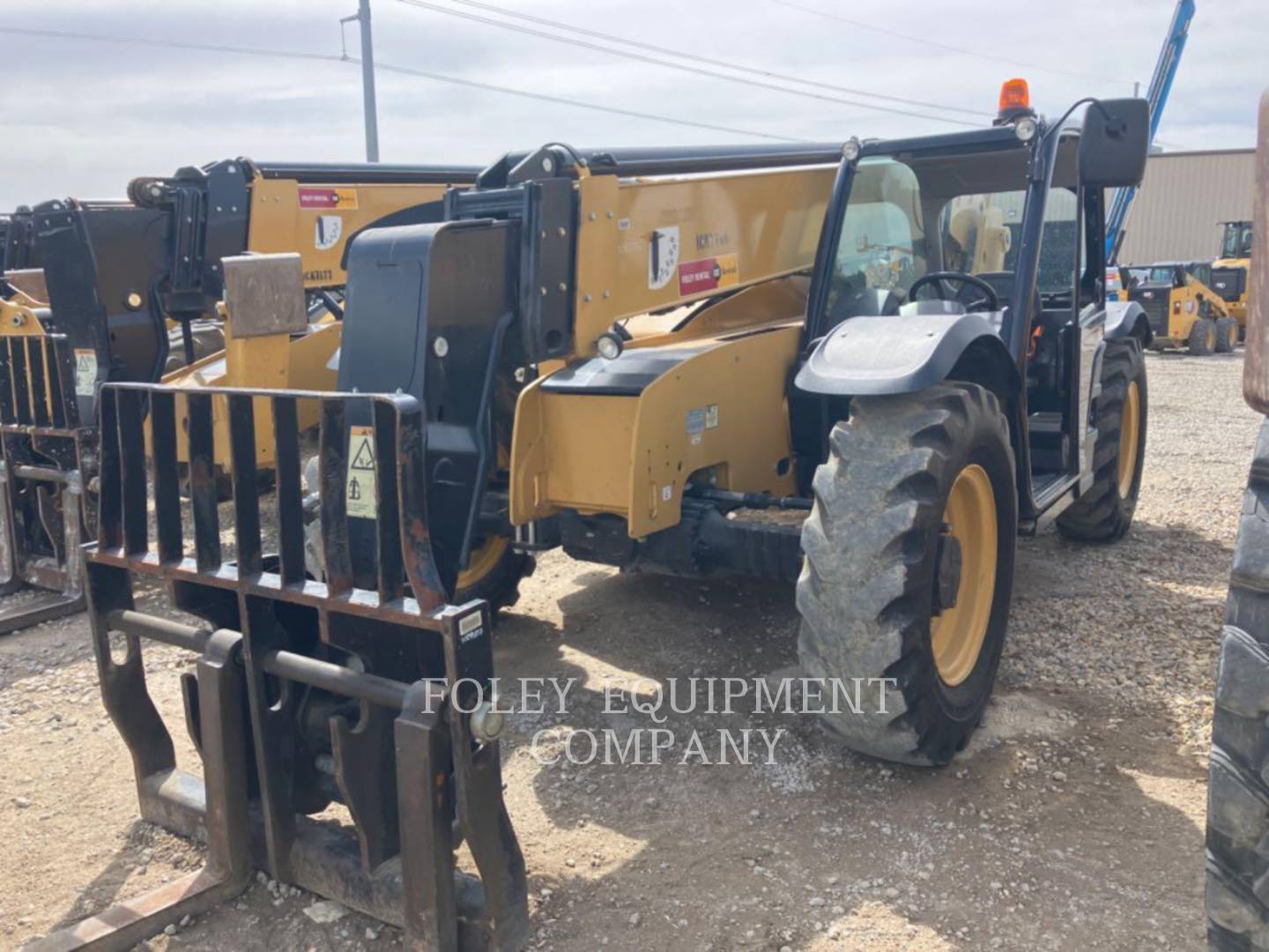 2017 CAT TL642DO in Wichita, KS