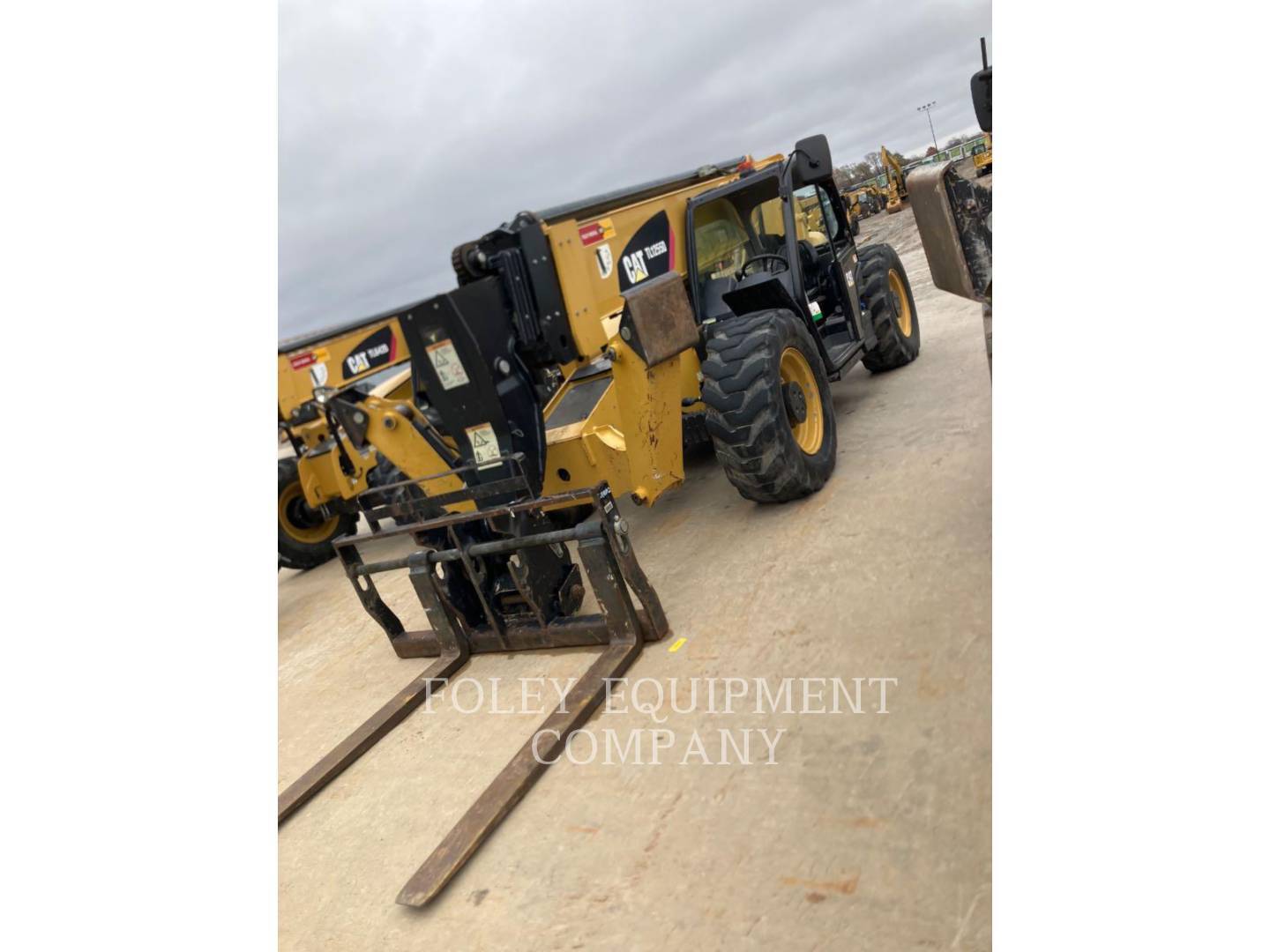 2019 CAT TL1255DO in Wichita, KS