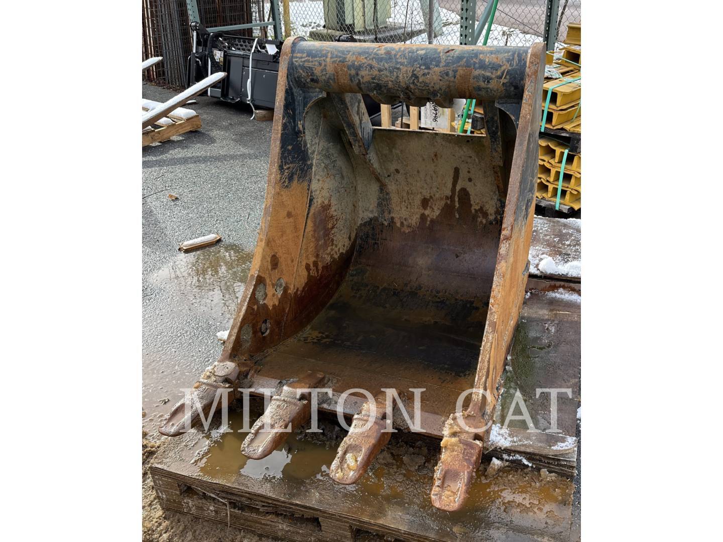 2016 CAT M314F/M318F/M322F 36" BUCKET in Richmond, VT
