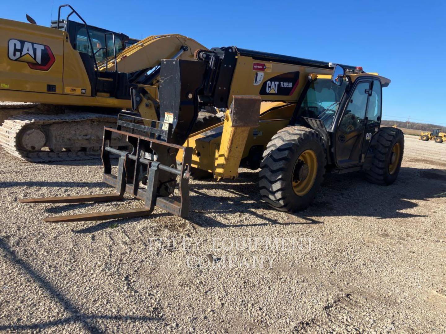 2020 CAT TL1055DC in Wichita, KS
