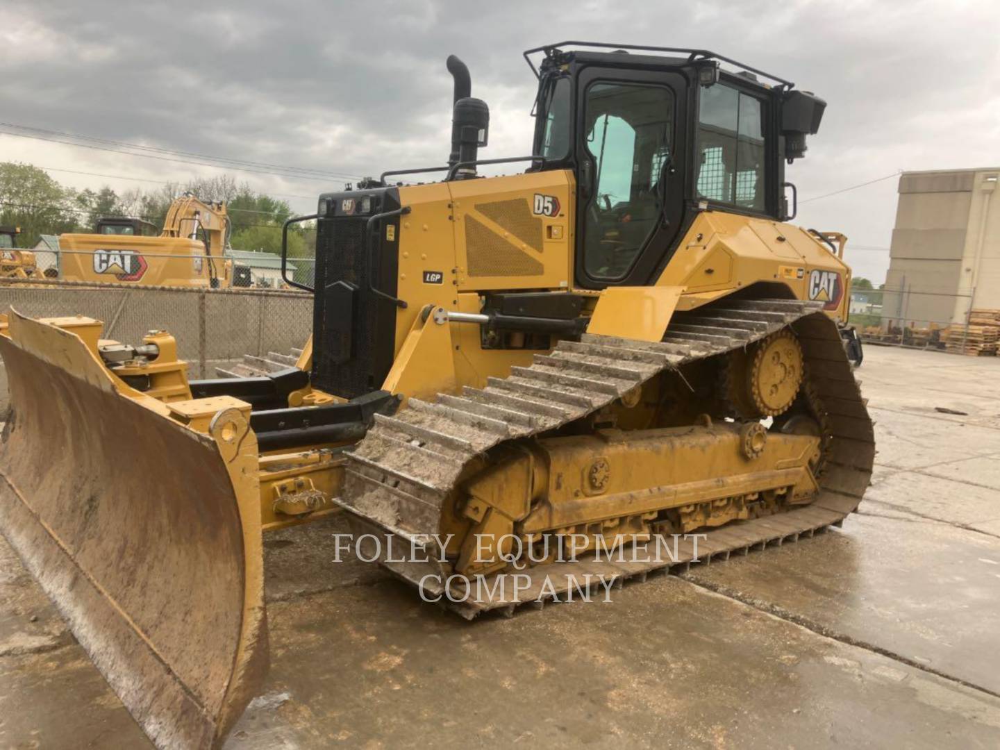 2023 CAT D5-17LGVI in Wichita, KS