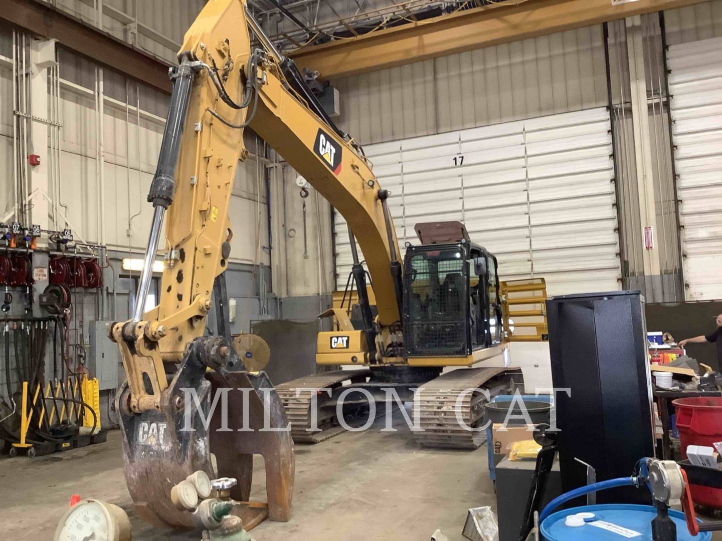 2019 CAT 323 in Milford, MA