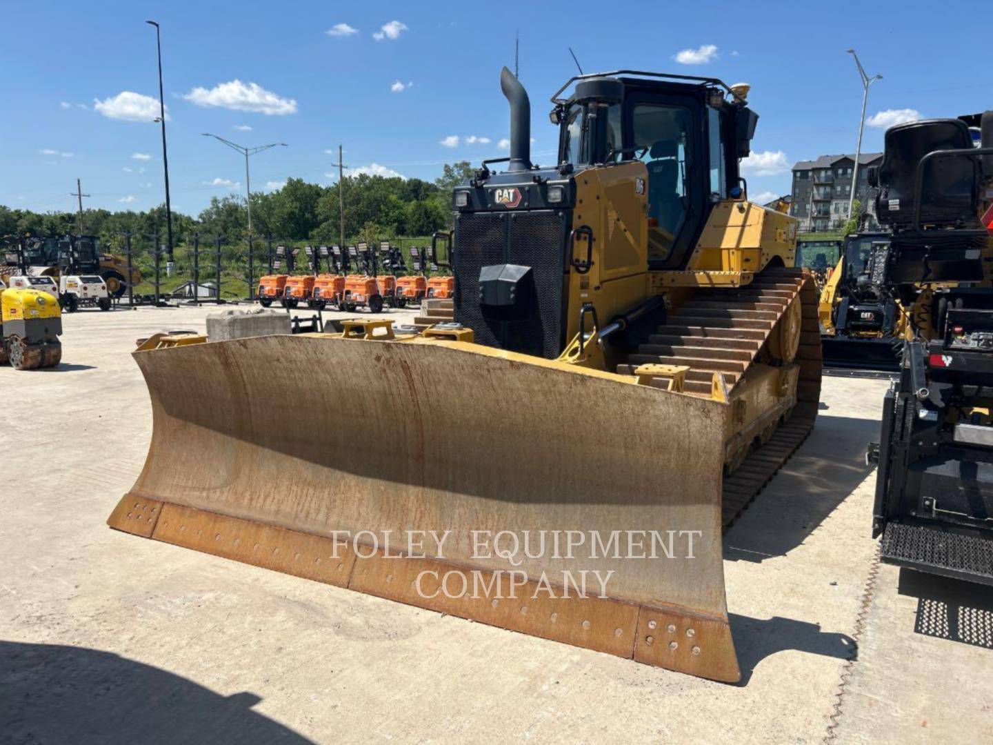 2023 CAT D6-20V30I in Wichita, KS