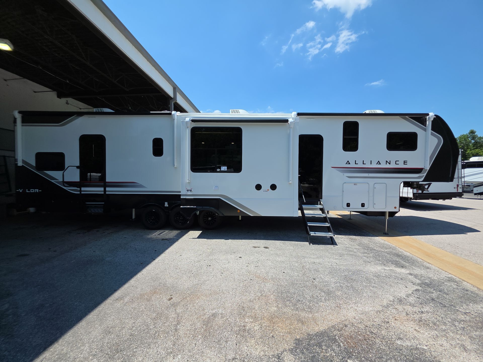 2027 Alliance Rv Valor 44V14 in eureka MO