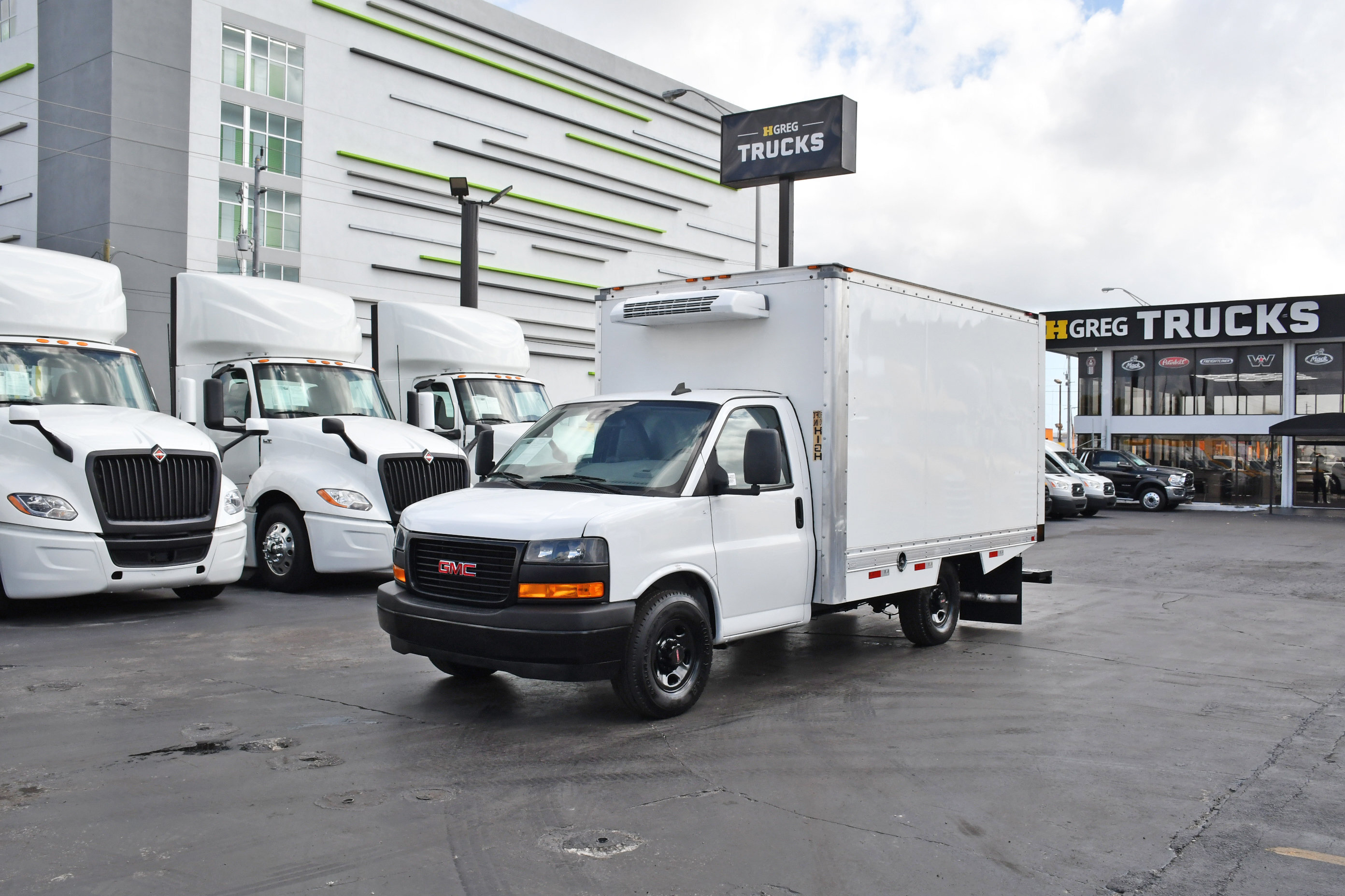 2022 GMC SAVANA in Miami, FL