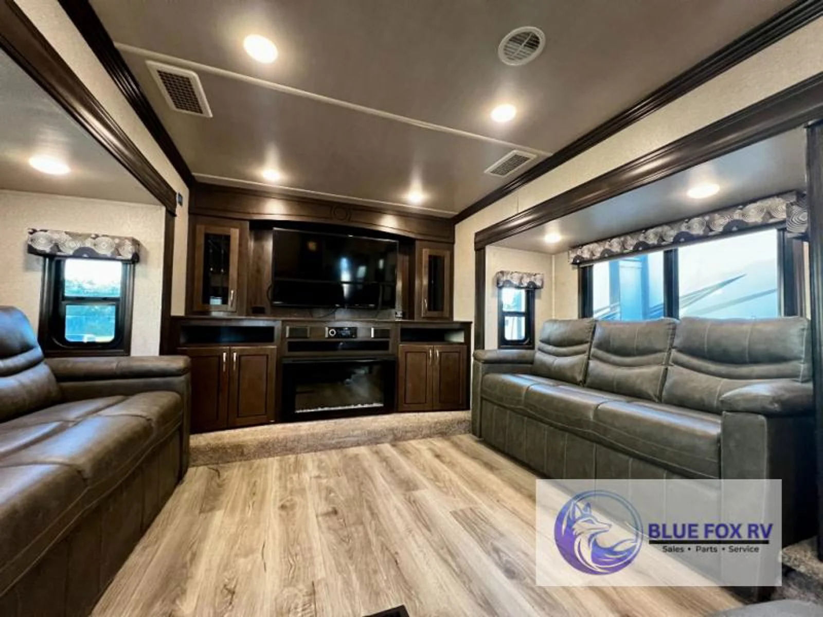 2020 Forest River Rv Cedar Creek Silverback 37RTH in north logan UT