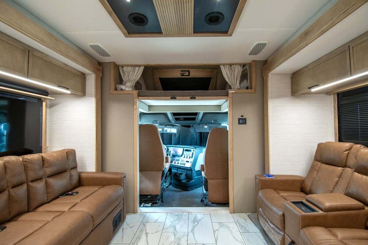2027 Dynamax Corp Grand Sport 45CB in alvarado TX
