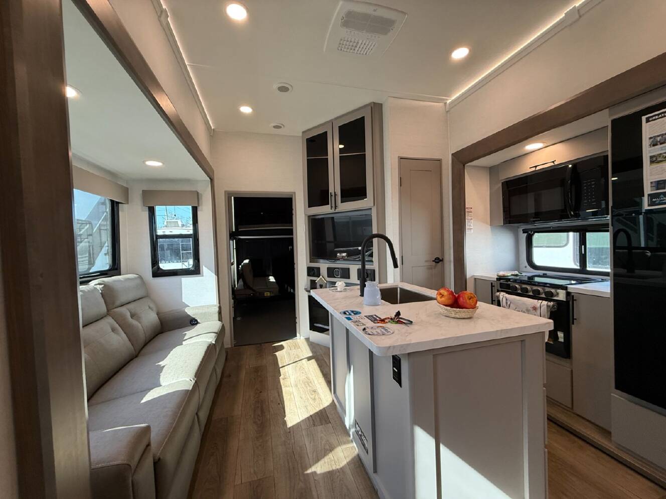 A photo of this 2026 Alliance Valor 32A10