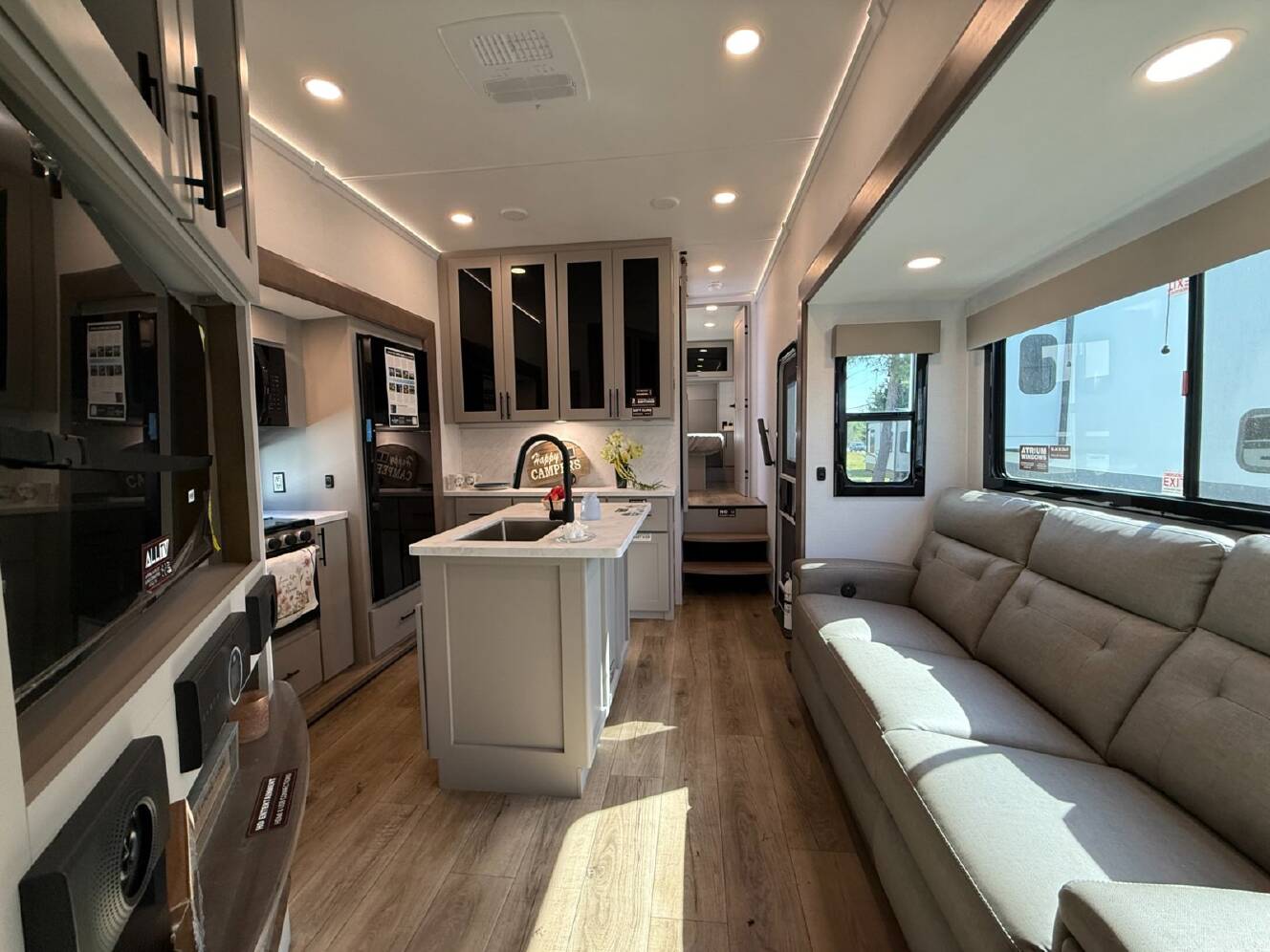 A photo of this 2026 Alliance Valor 32A10