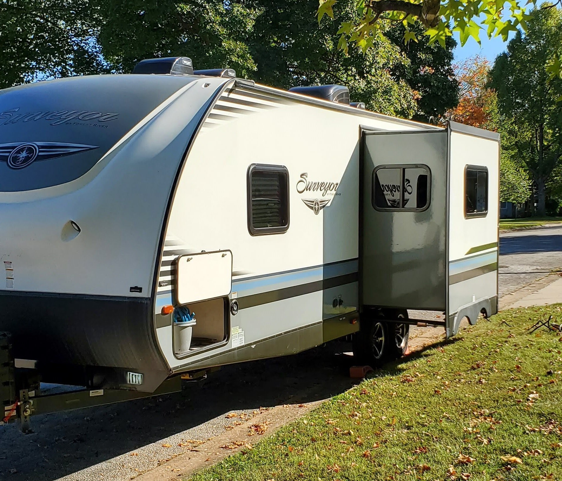 2018 Forest River SURVEYOR 251RKS RV