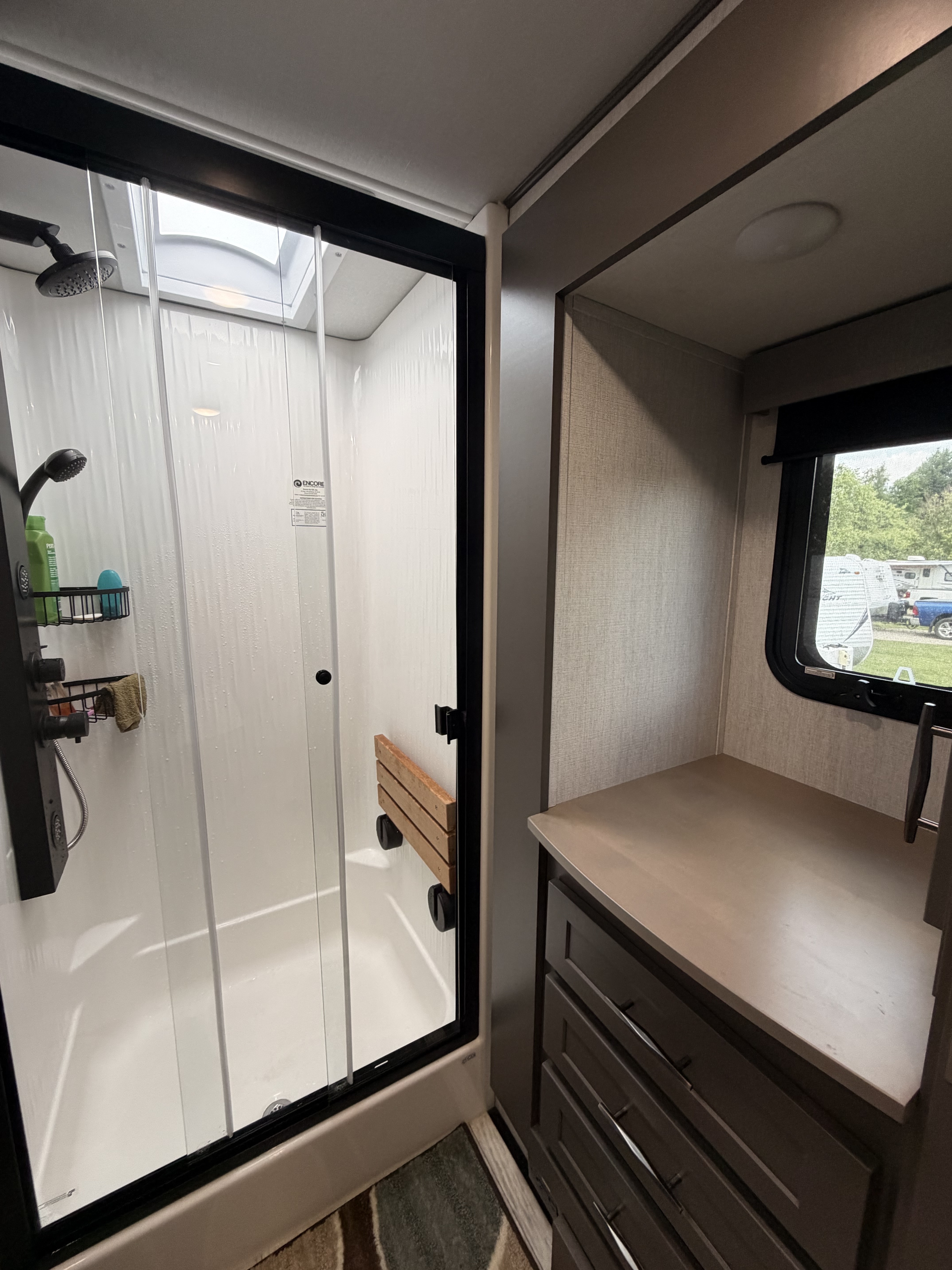 2023 Grand Design MOMENTUM M-CLASS 395MS in erie PA