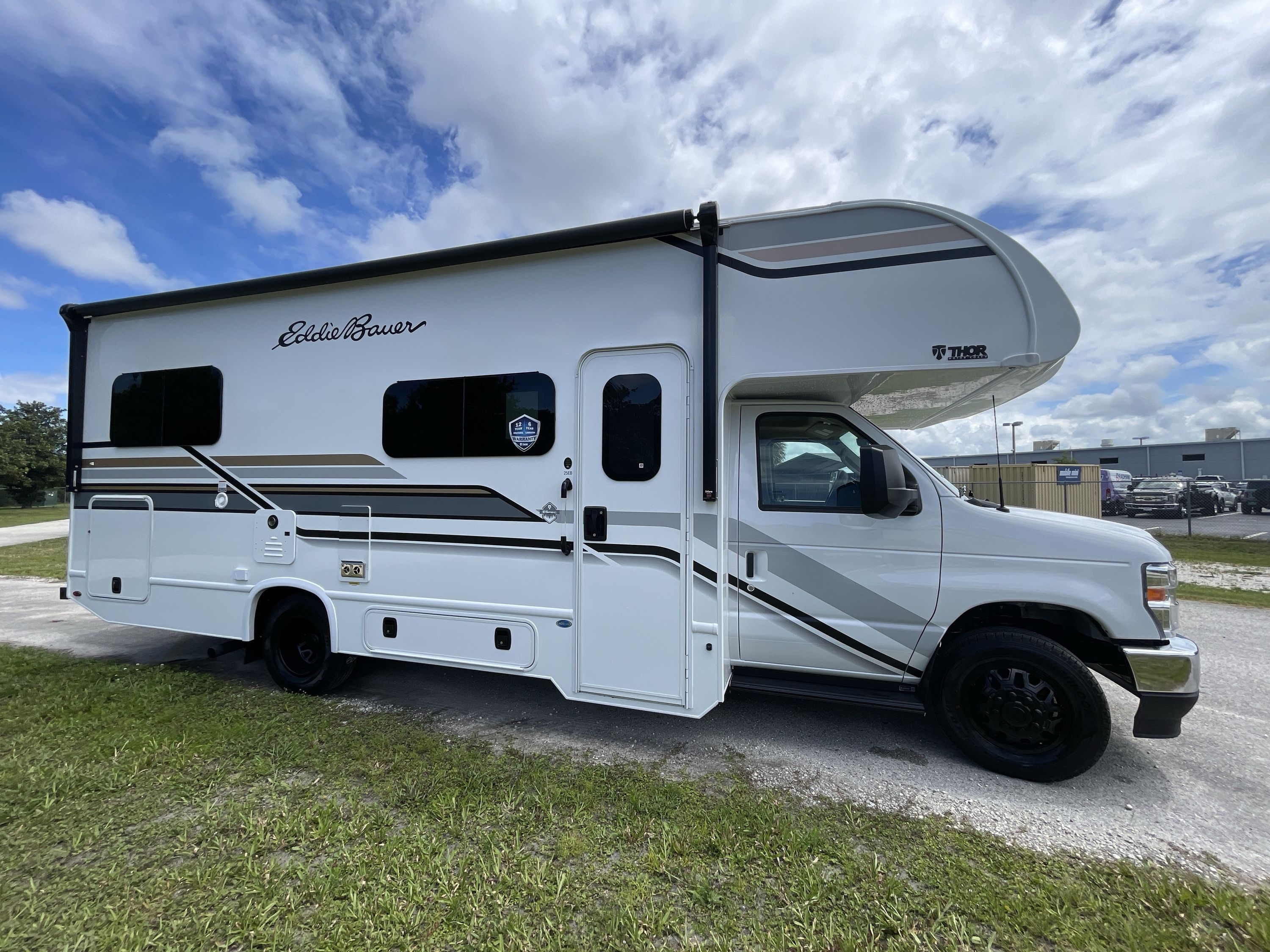 2027 Thor EDDIE BAUER 25EBF in st. augustine FL