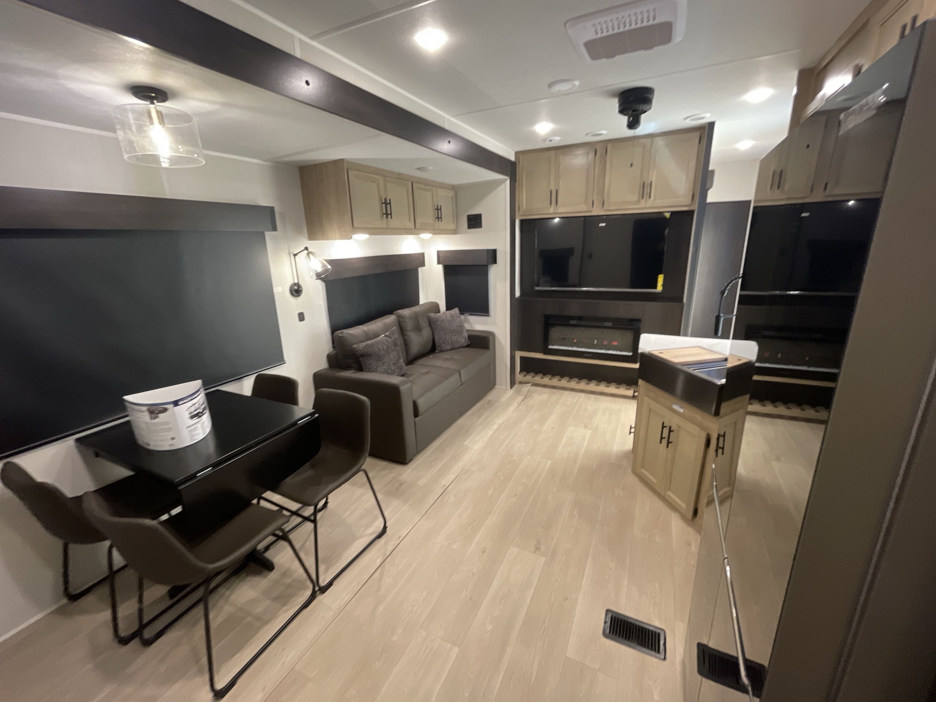 2026 Forest River TIMBERWOLF BLACK LABEL 39HBABL in kissimmee FL