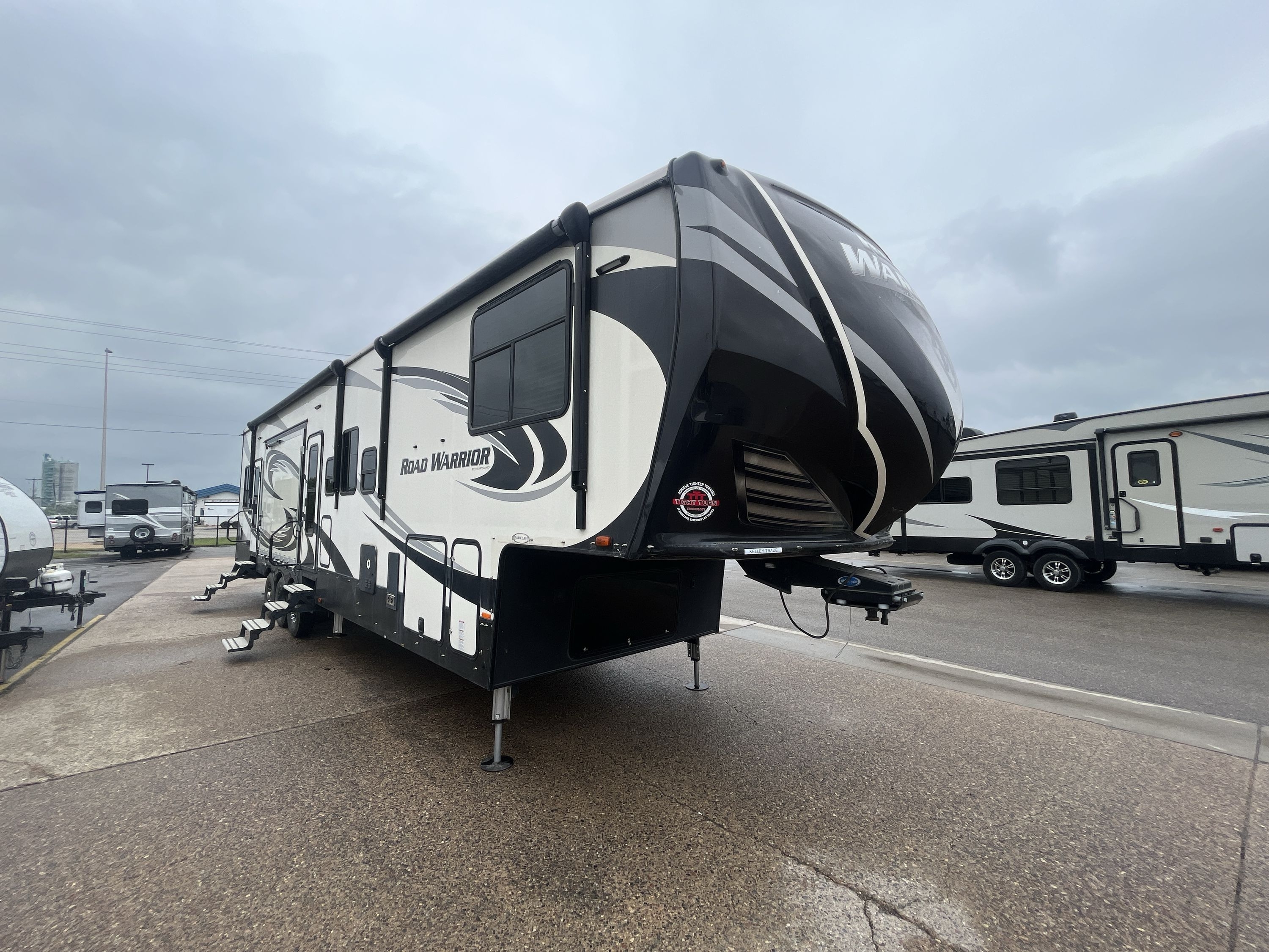 2018 Heartland ROAD WARRIOR 427 Fifth Wheel Toy Hauler RV