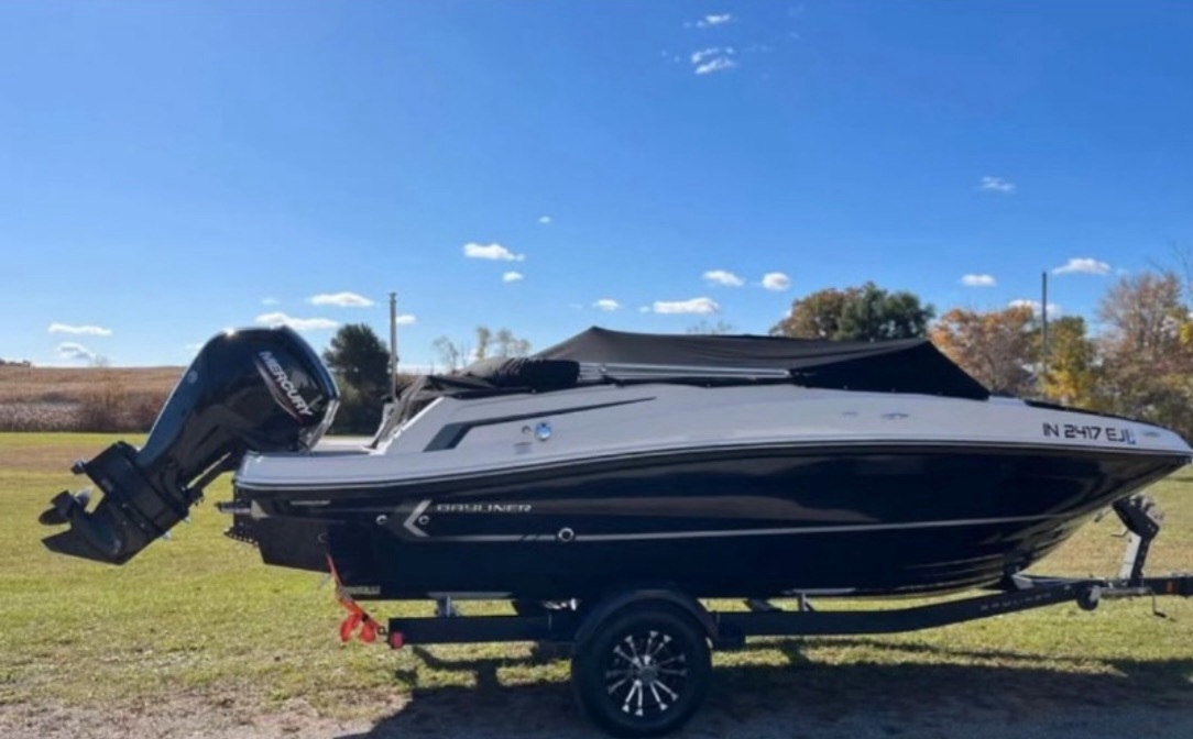 2022 Bayliner VR5 BOWRIDER - OUTBOARD in mishawaka IN