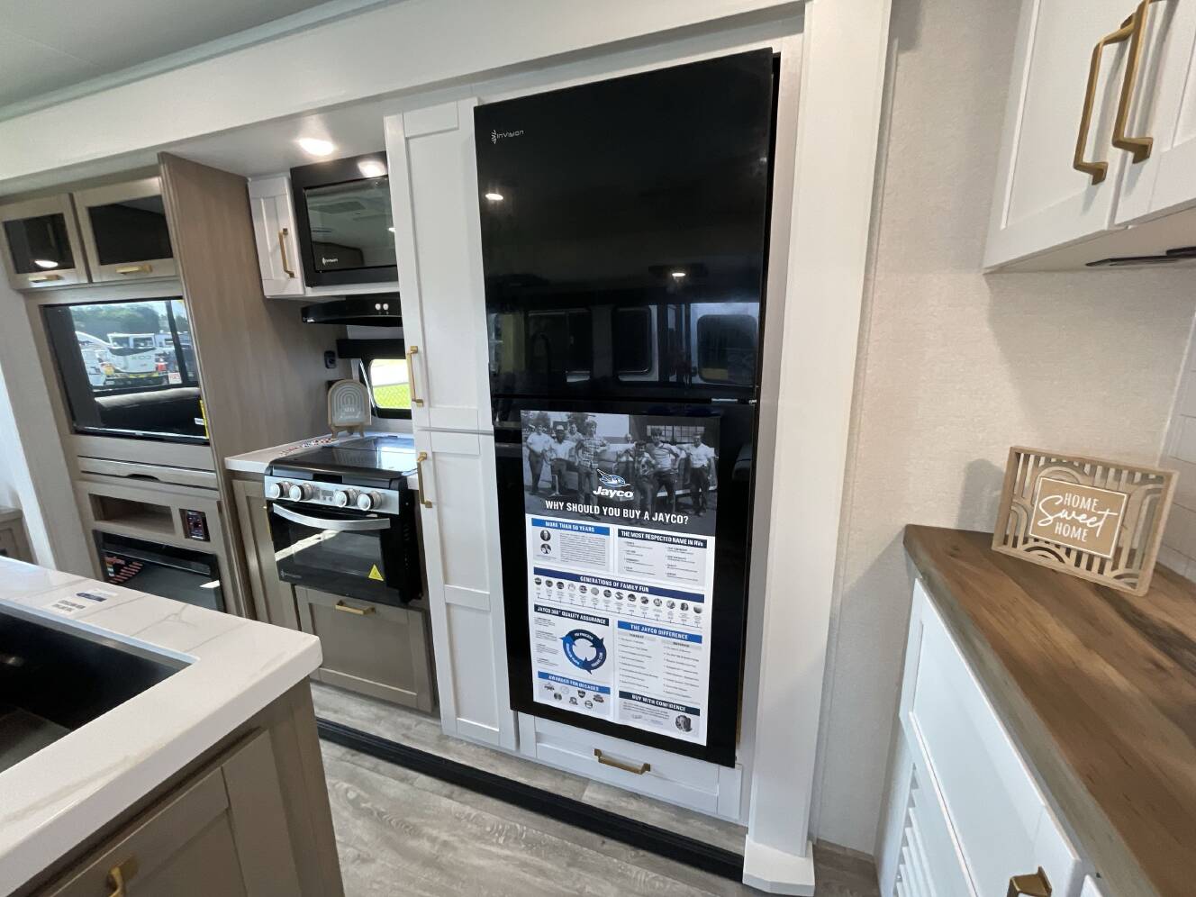 A photo of this 2027 Jayco EAGLE 294CKBS