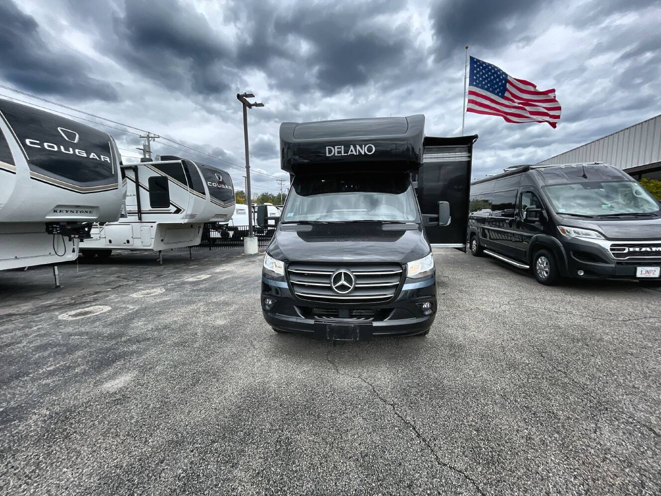 A photo of this 2022 Thor DELANO 24TT