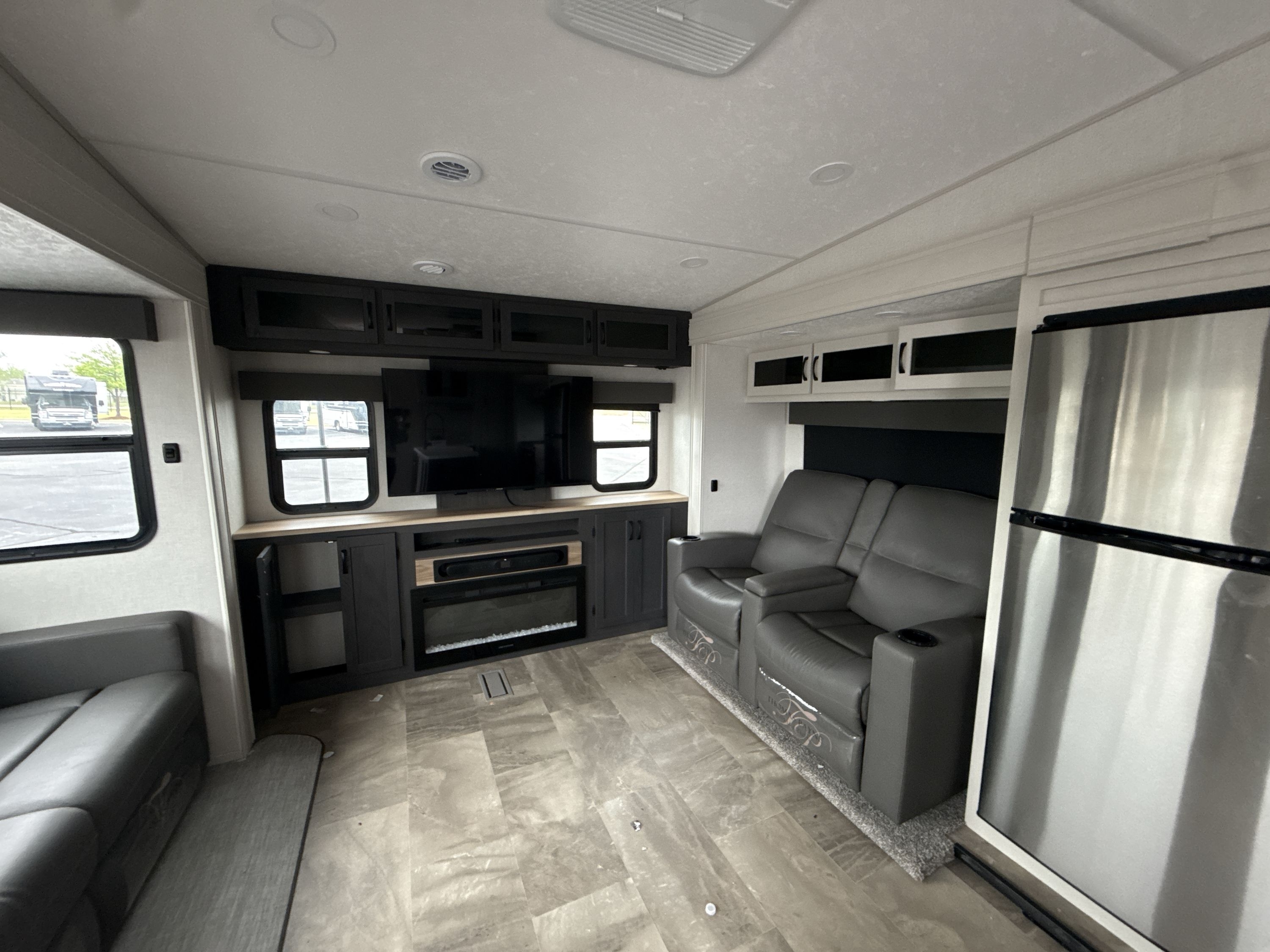 2025 Coachmen CHAPARRAL LITE 30BHS in tulsa OK