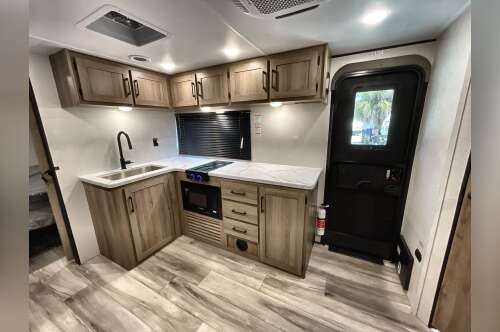 2027 Keystone COLEMAN LIGHT 22BX in kissimmee FL