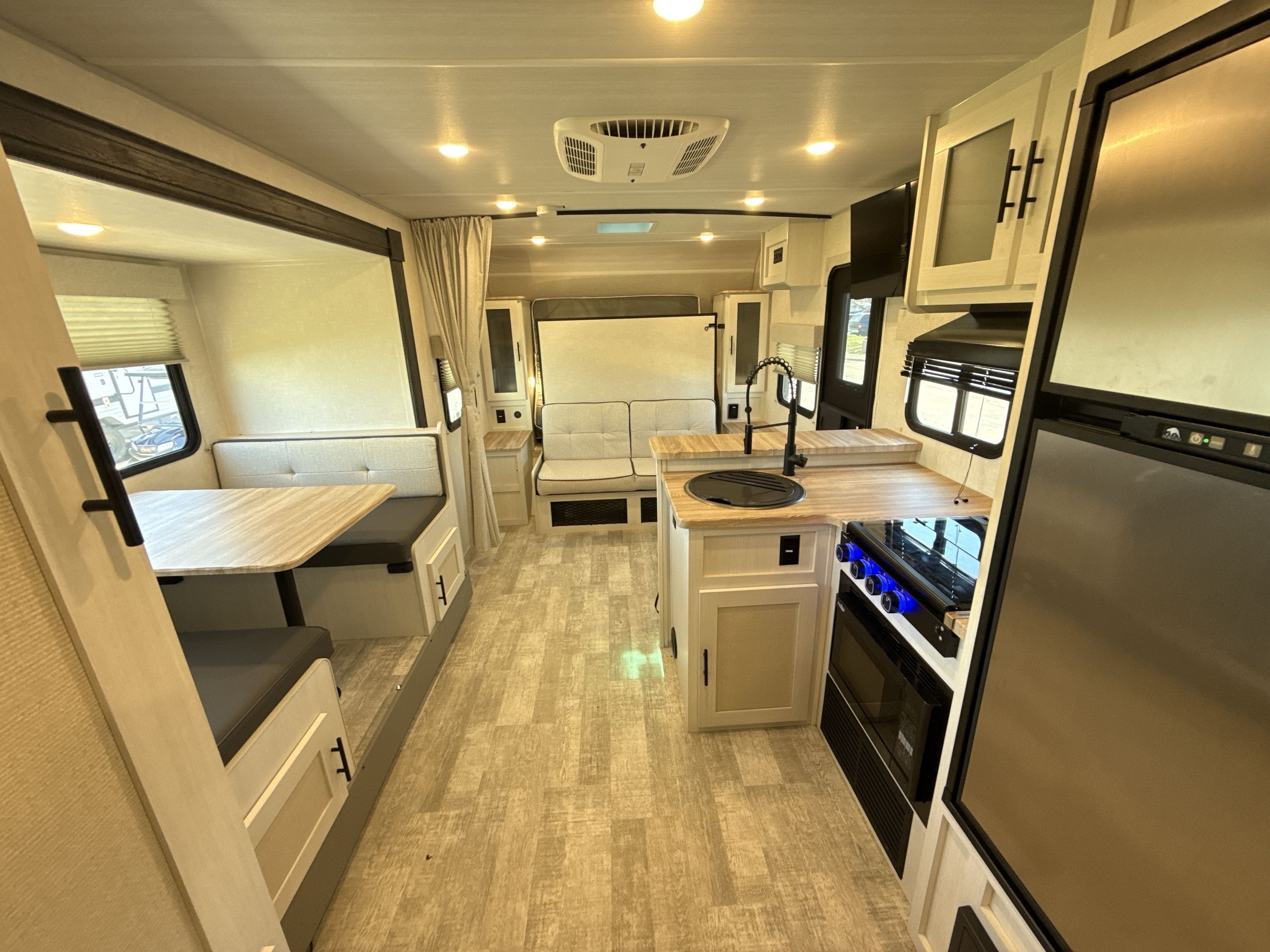 2024 Forest River NO BOUNDARIES 20.3 in birch run MI
