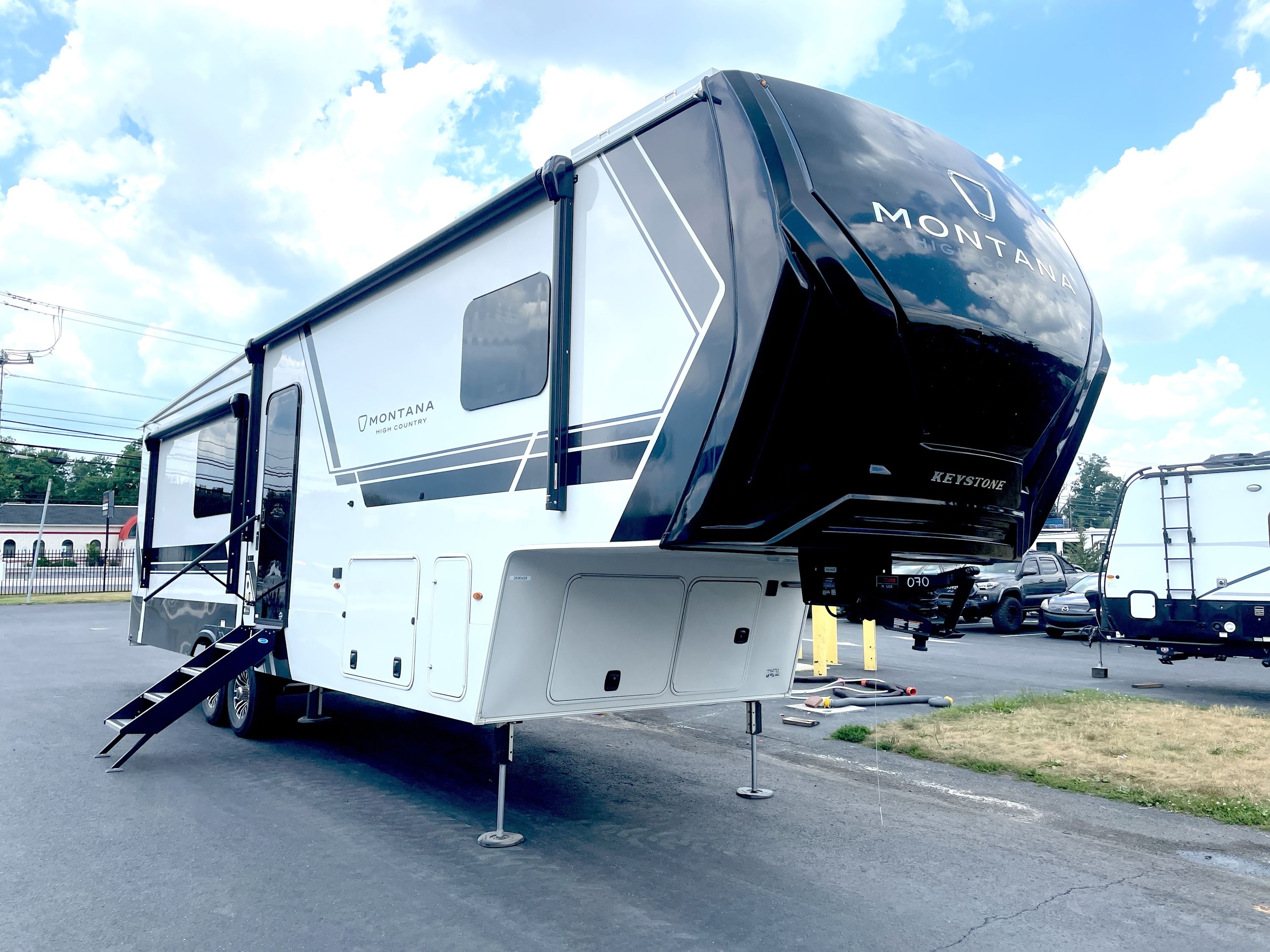 2026 Keystone MONTANA HIGH COUNTRY 300RK in harrisburg PA