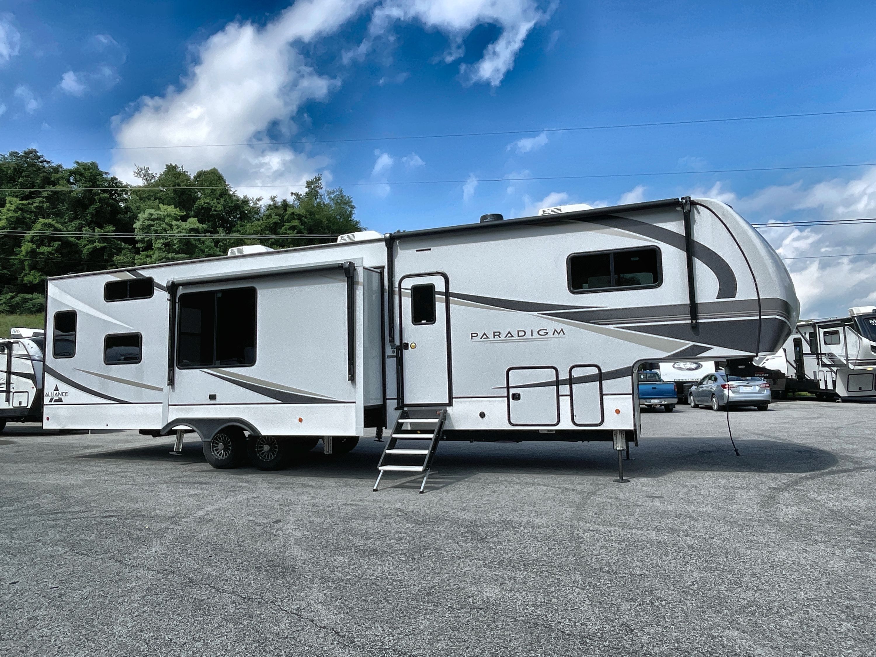 2024 Alliance PARADIGM 395DS RV
