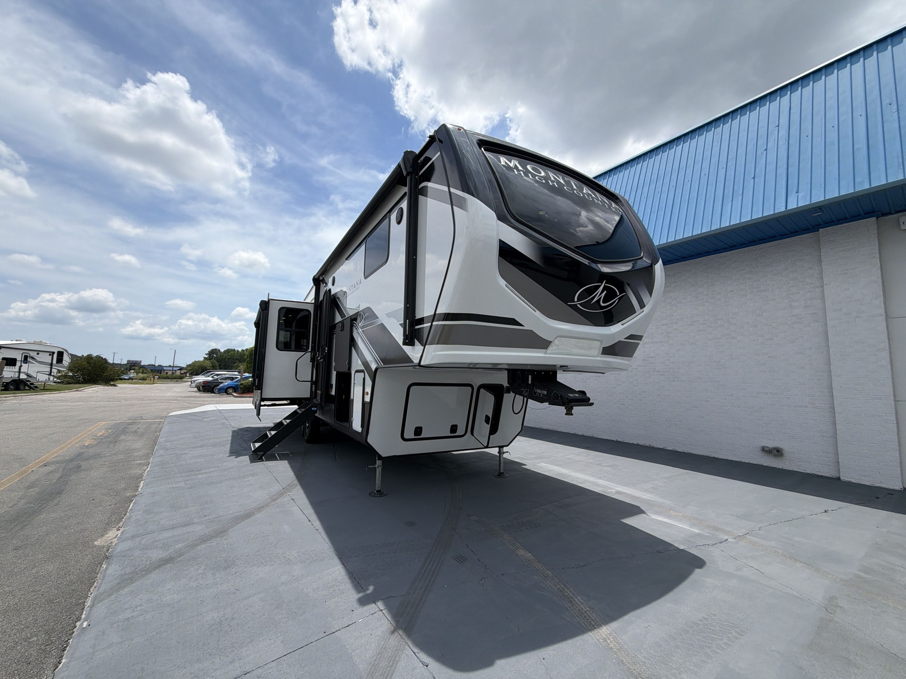 2025 Keystone MONTANA HIGH COUNTRY 295RL RV