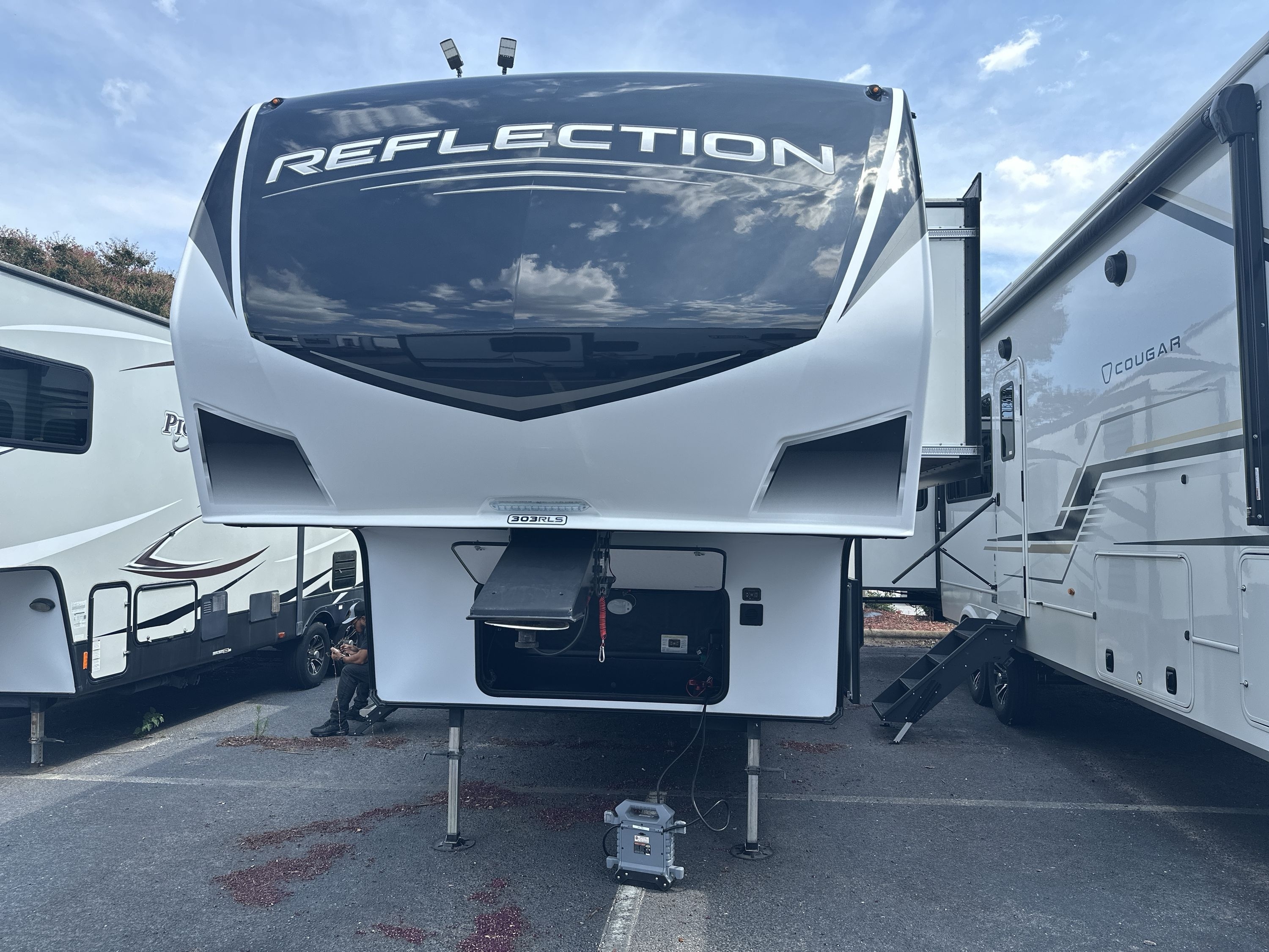 2021 Grand Design REFLECTION 303RLS RV