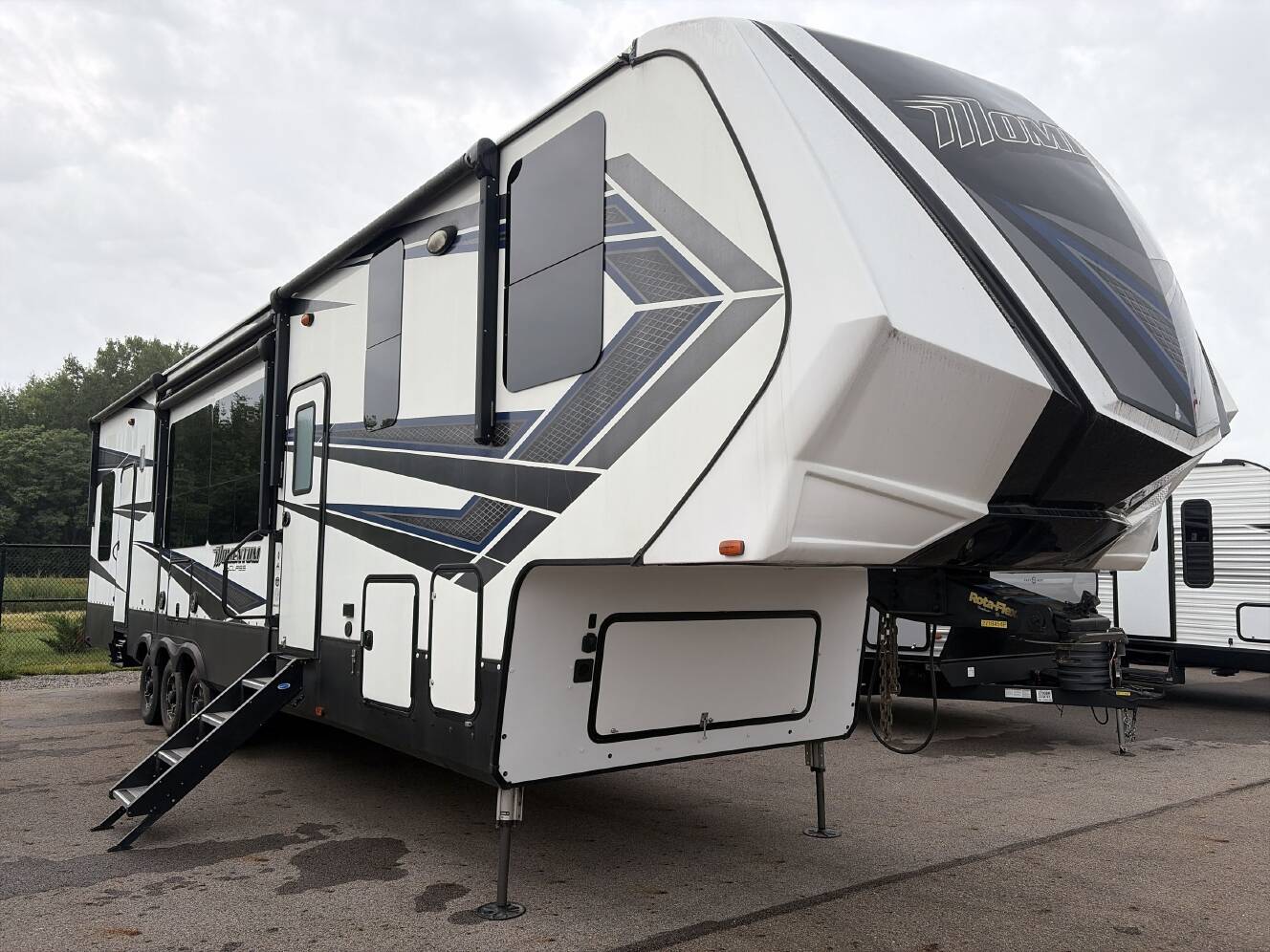 A photo of this 2019 Grand Design MOMENTUM 394M