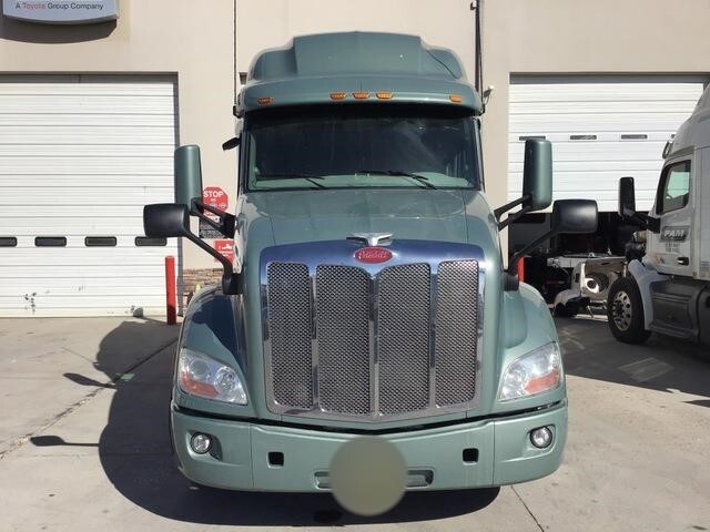 2022 PETERBILT 579 in Kansas City, MO