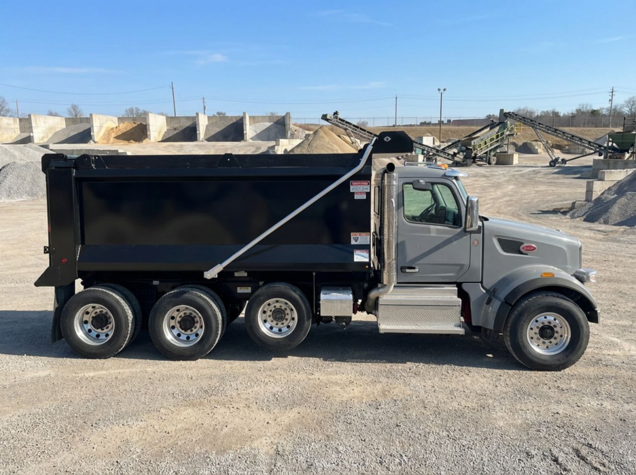 2025 PETERBILT 567 in Tampa, FL