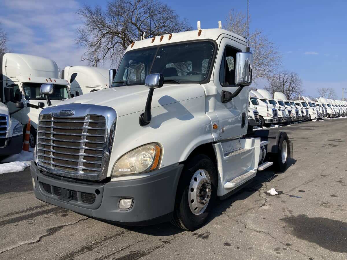 2019 FREIGHTLINER CASCADIA 125 in Springfield, MA