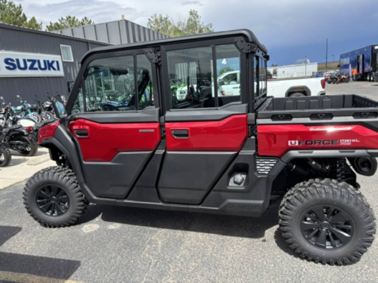 A photo of this 2026 CFMOTO UFORCE U10 XL Pro Highland