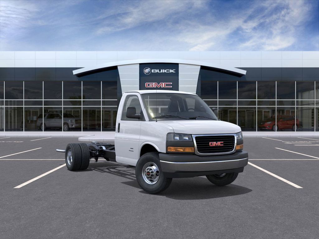 2026 GMC SAVANA in Alvin, TX