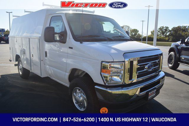 2025 Ford E-350SD in Wauconda, IL