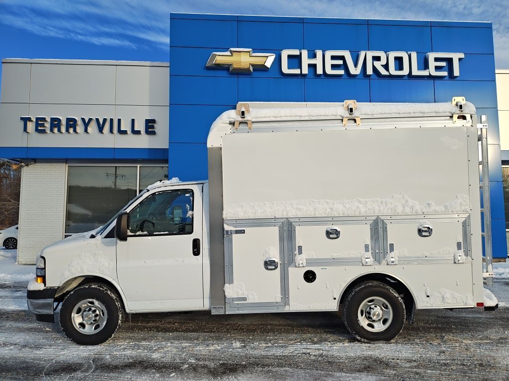 2026 CHEVROLET Express 3500 in Terryville, CT