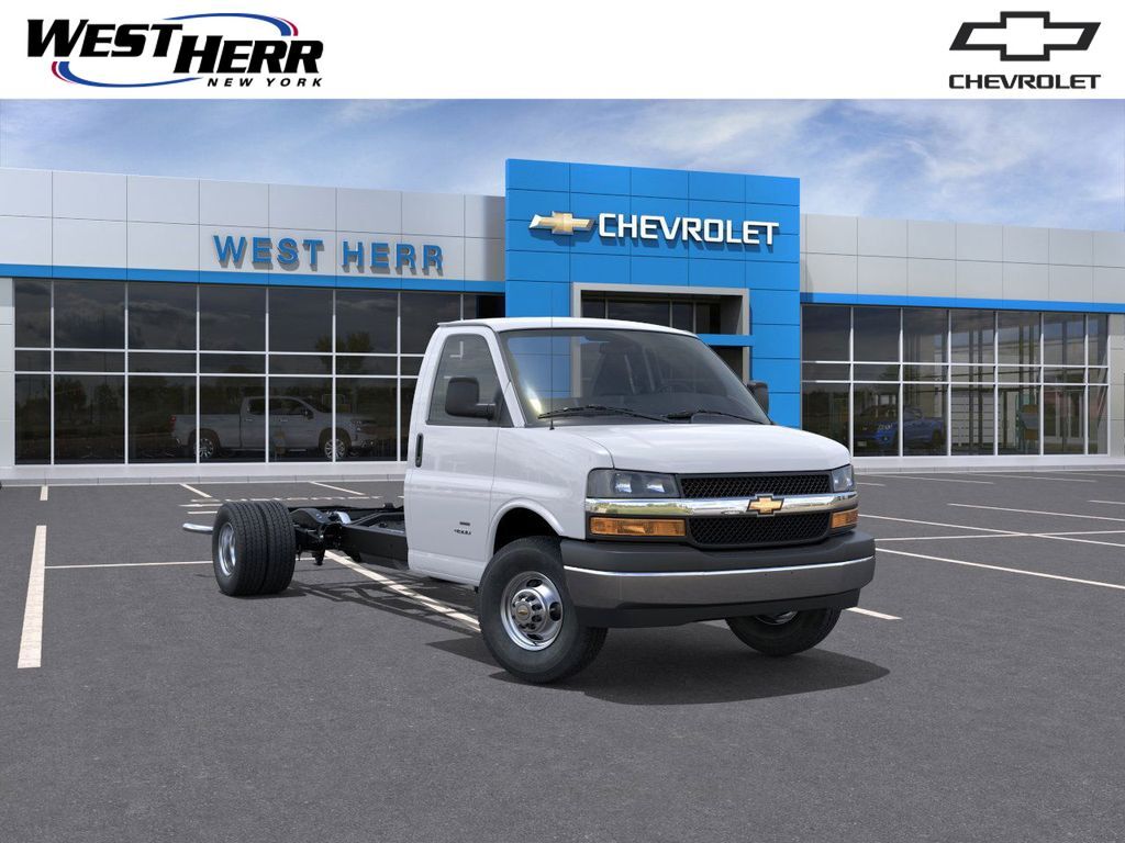 2026 CHEVROLET Express Cutaway in East Syracuse, NY
