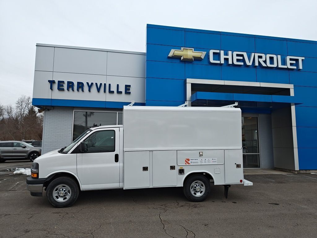 2026 CHEVROLET Express 3500 in Terryville, CT