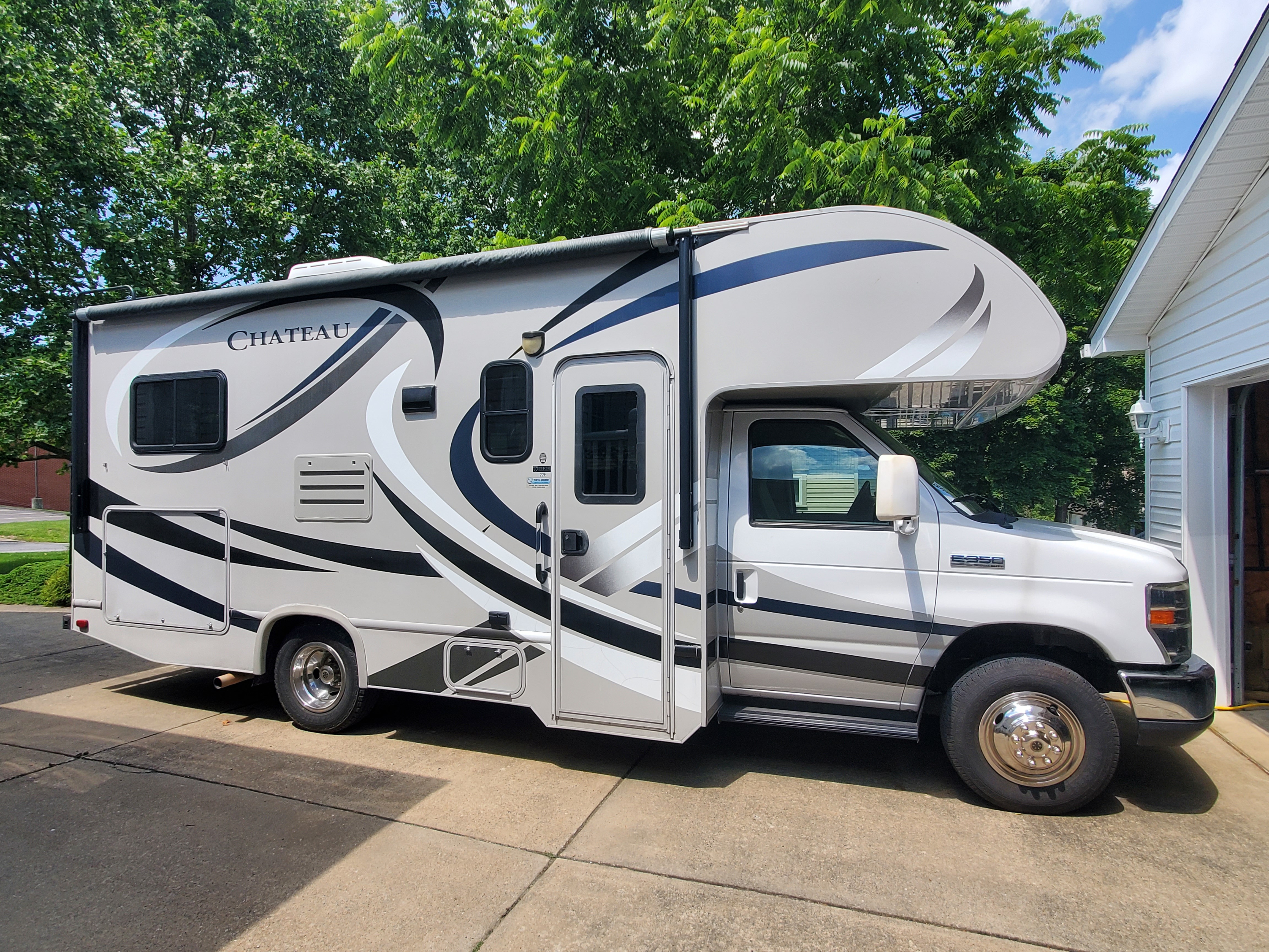 2014 Thor Motor Coach CHATEAU 22E RV