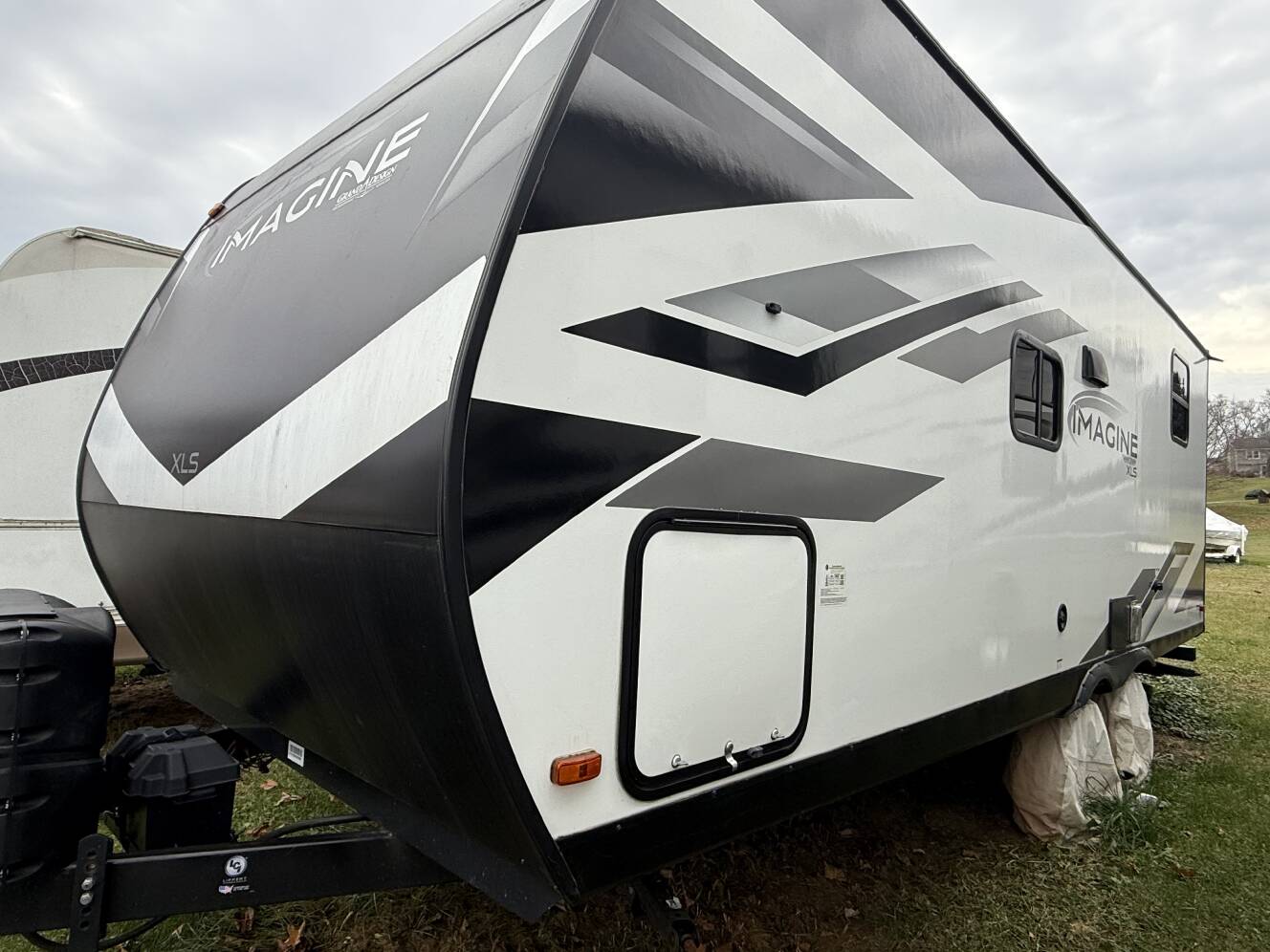 A photo of this 2022 Grand Design IMAGINE XLS 21BHE