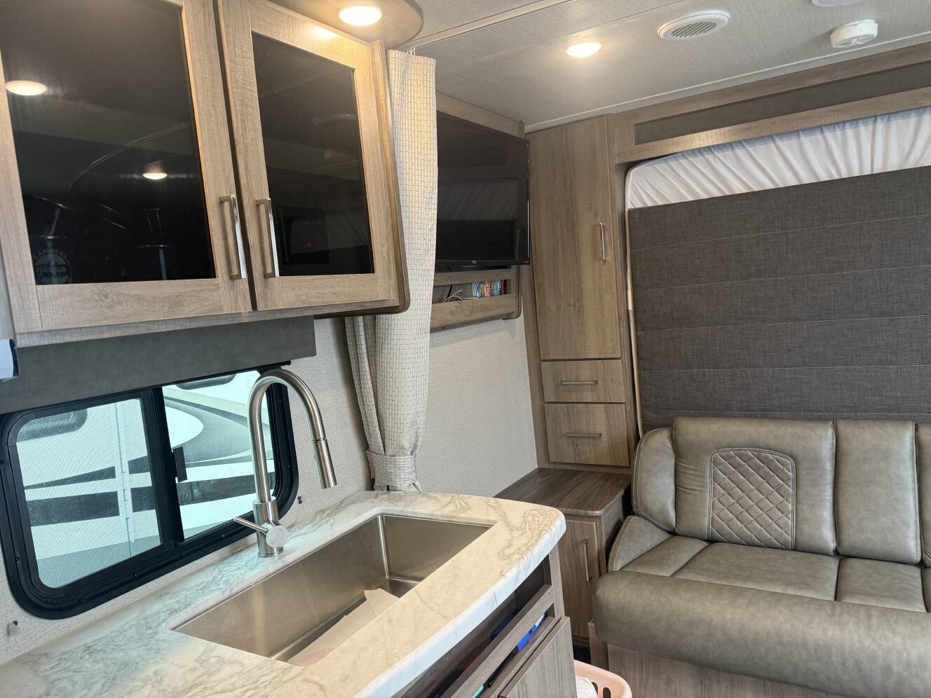 A photo of this 2022 Grand Design IMAGINE XLS 21BHE