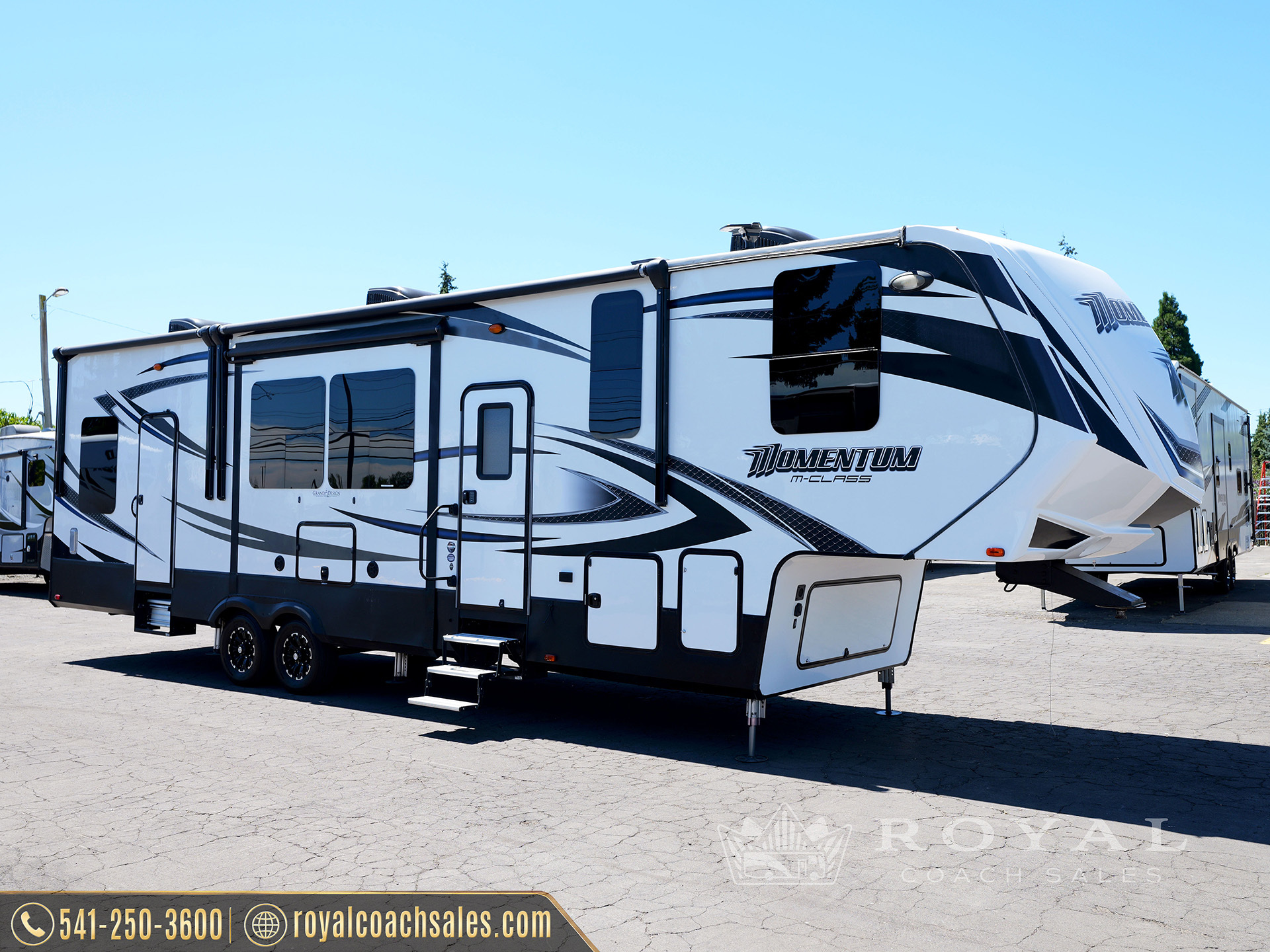2016 Grand Design MOMENTUM 350M in eugene OR