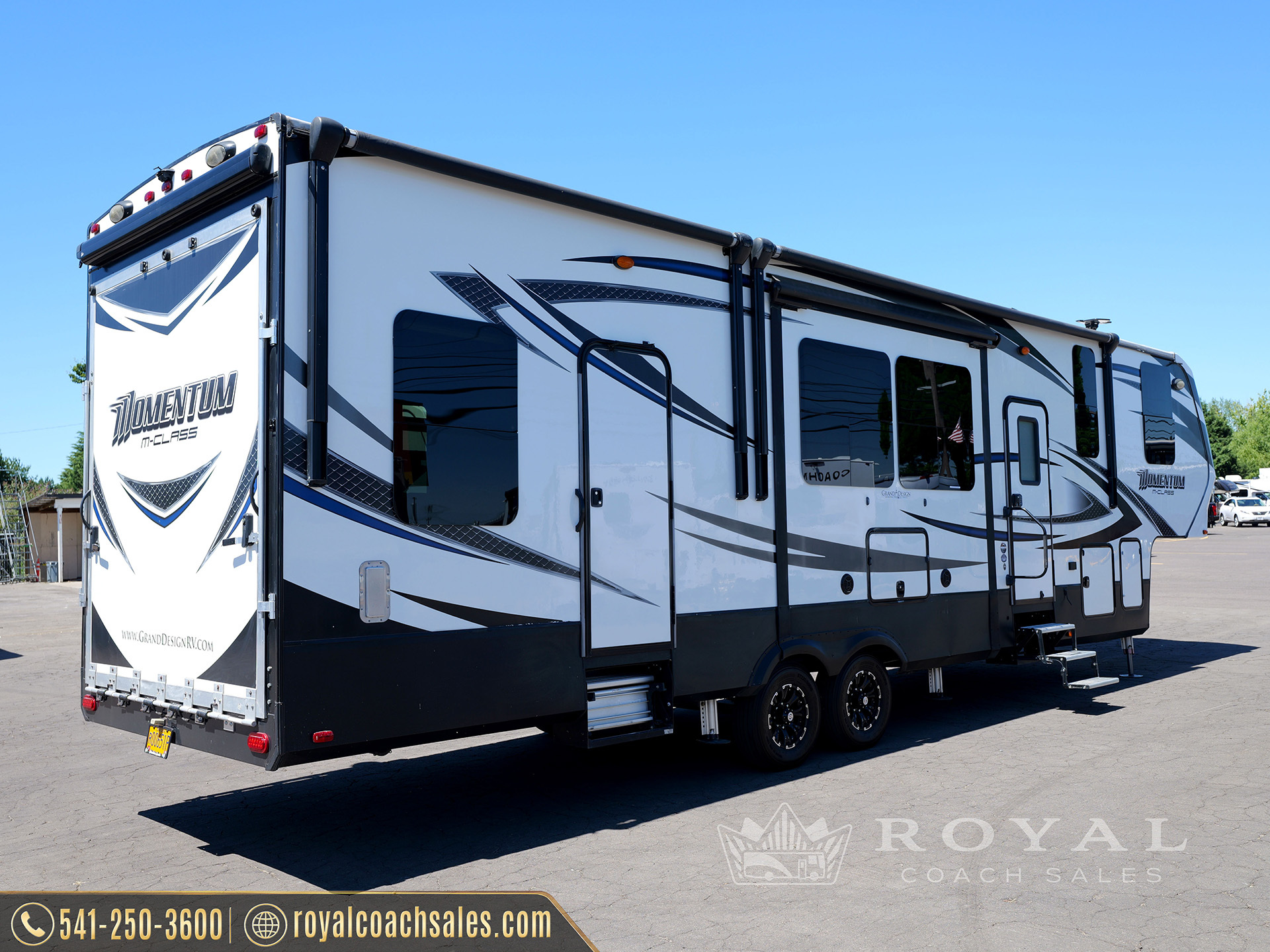 2016 Grand Design MOMENTUM 350M in eugene OR